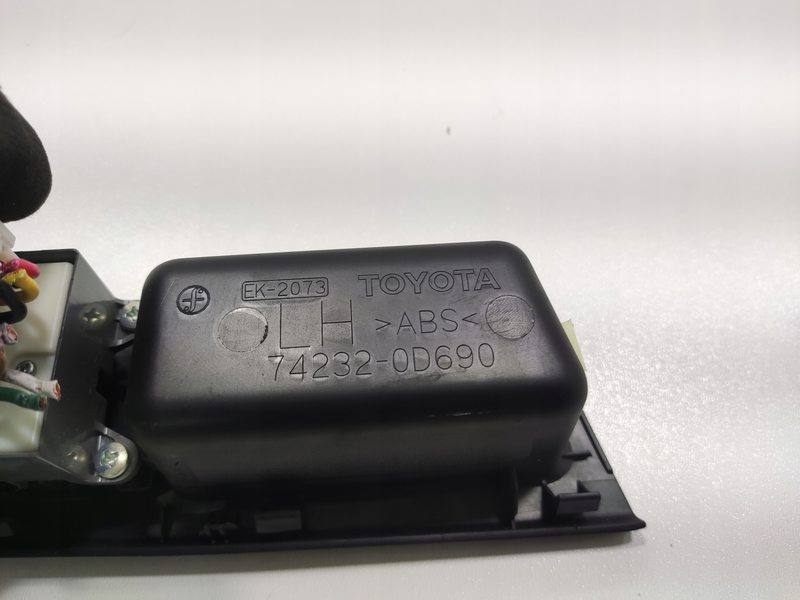 LAVY PREDNY VYPINAC STAHOVANIA OKIEN TOYOTA YARIS III 2014-17 LIFT 74232-0D690