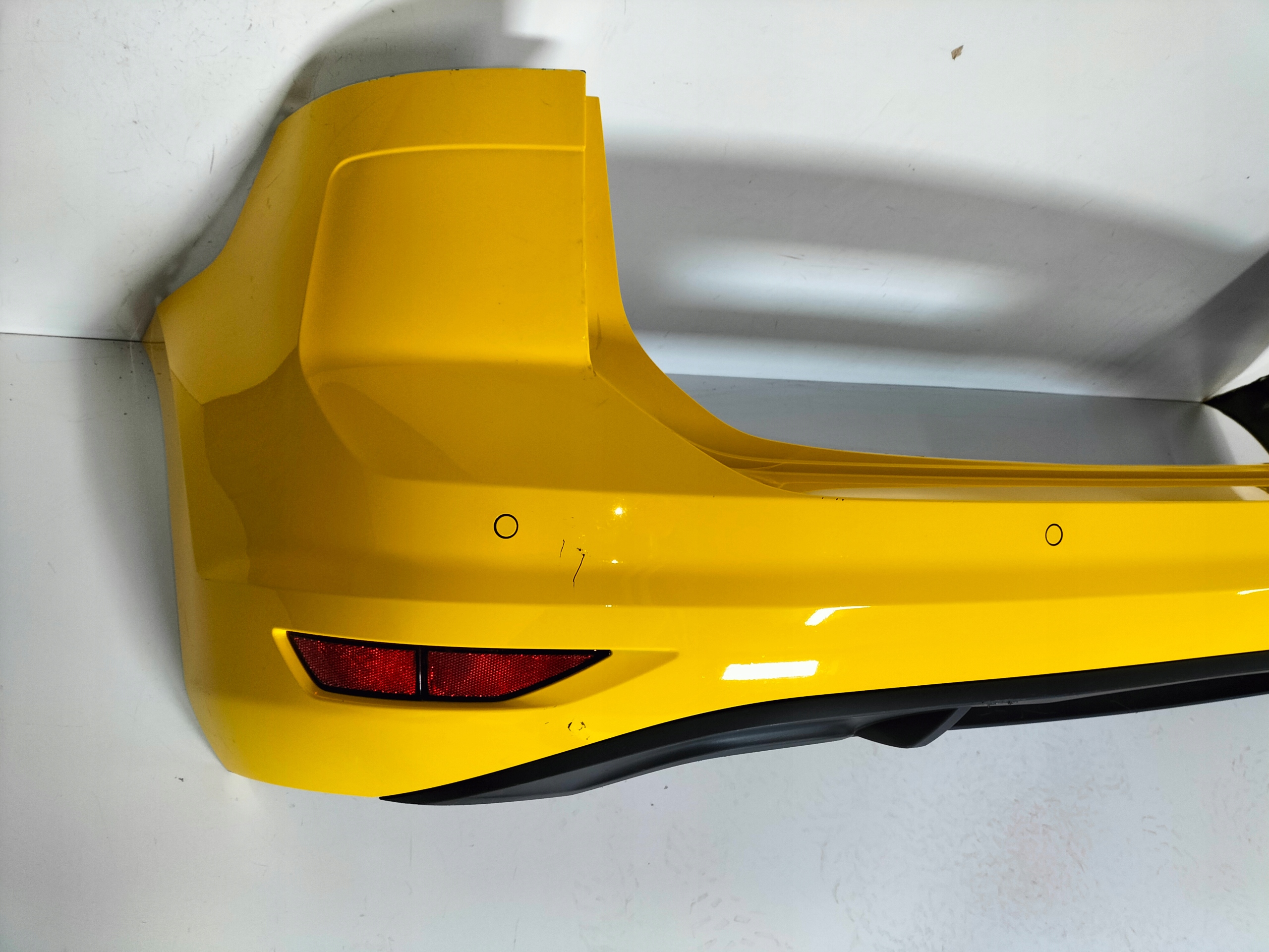 ZADNÝ NÁRAZNÍK VW TOURAN III 15-