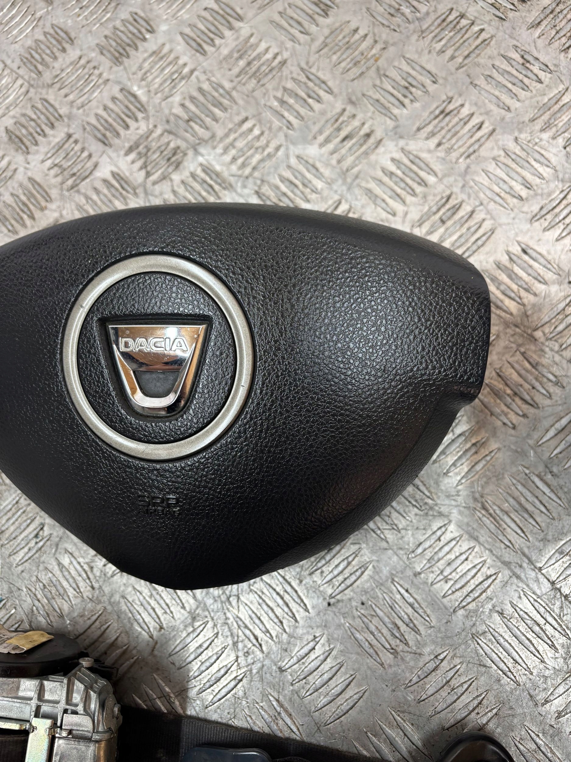 AIRBAGY PÁSY DACIA DUSTER I 10-