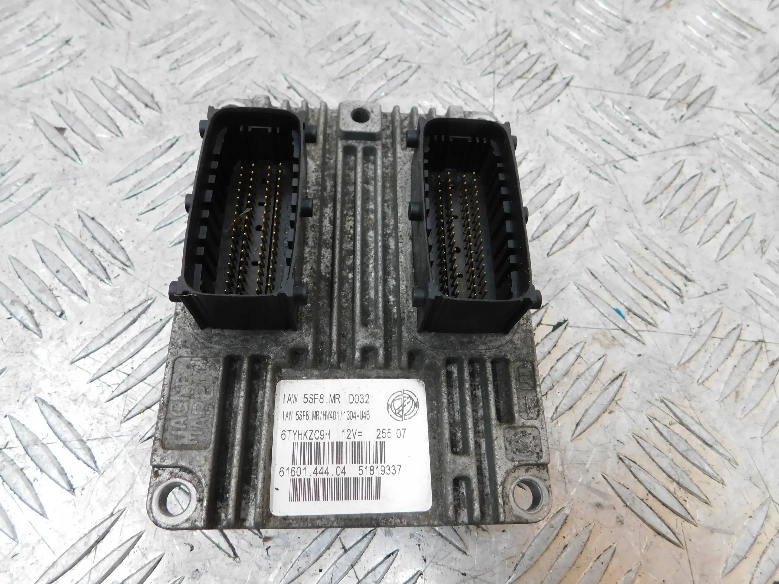 RIADIACA JEDNOTKA MOTORA FIAT 500 1.2 51819337
