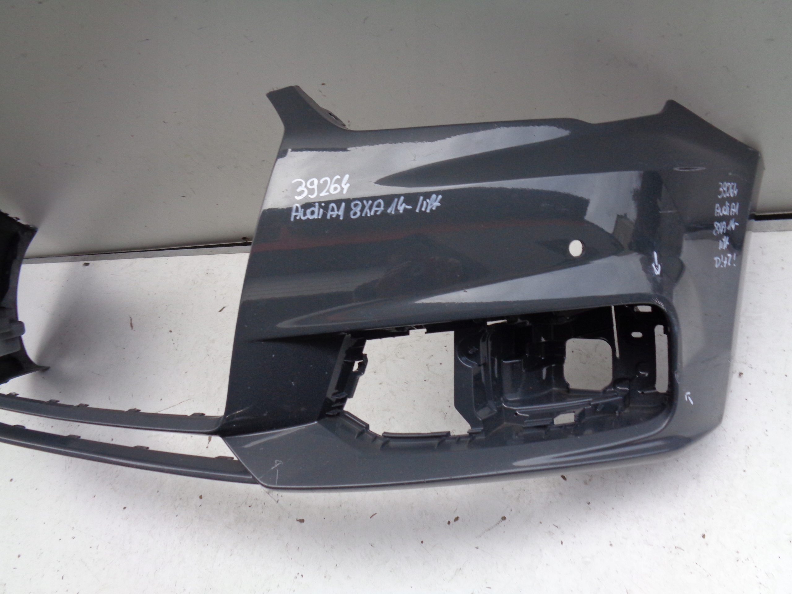 PREDNÝ NÁRAZNÍK AUDI A1 8XA 14- LIFT NR 39264