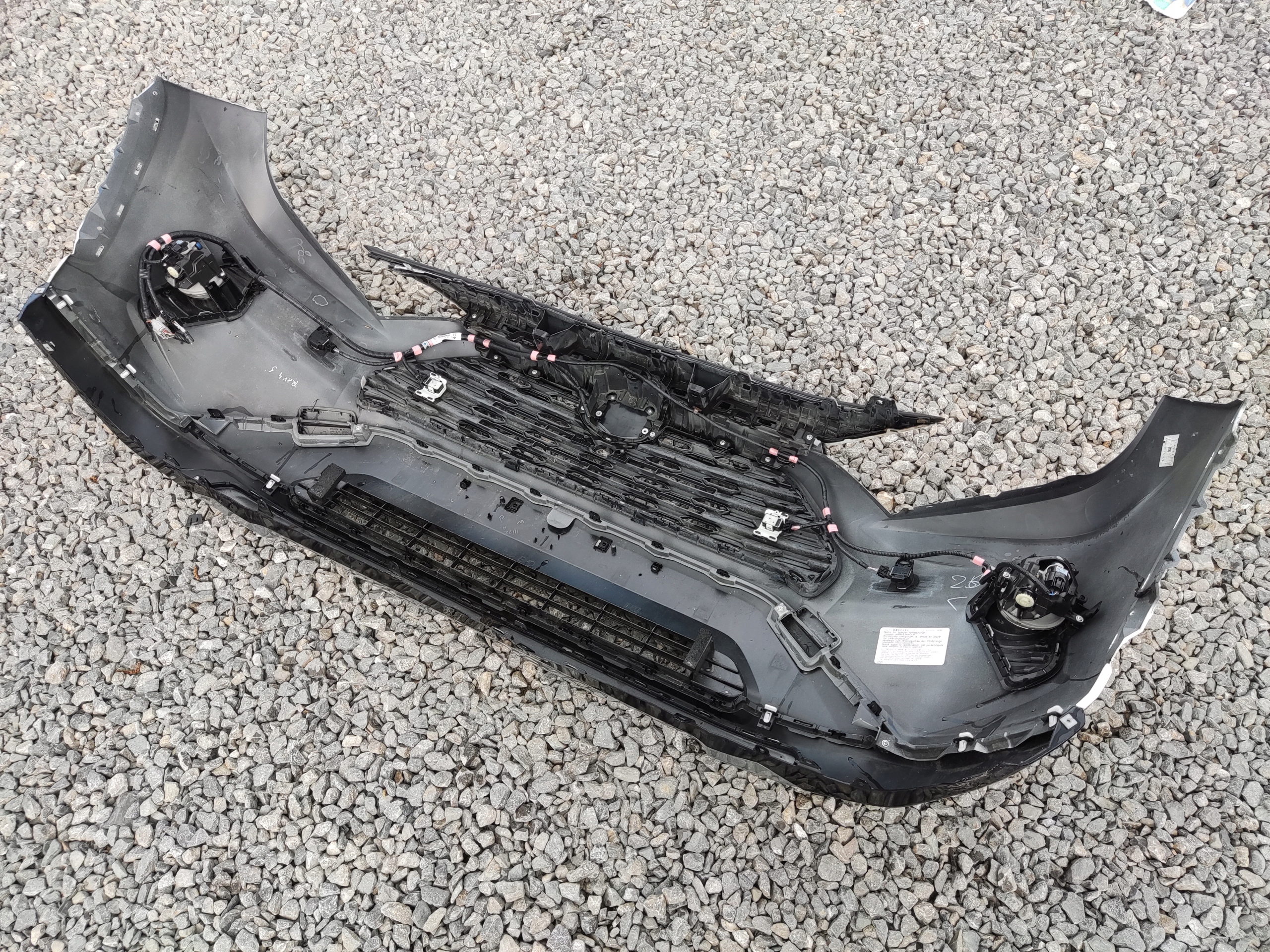 PREDNÝ NÁRAZNÍK KOMPLETNY PDC SENZORY TOYOTA RAV4 V 2019-24 HYBRID