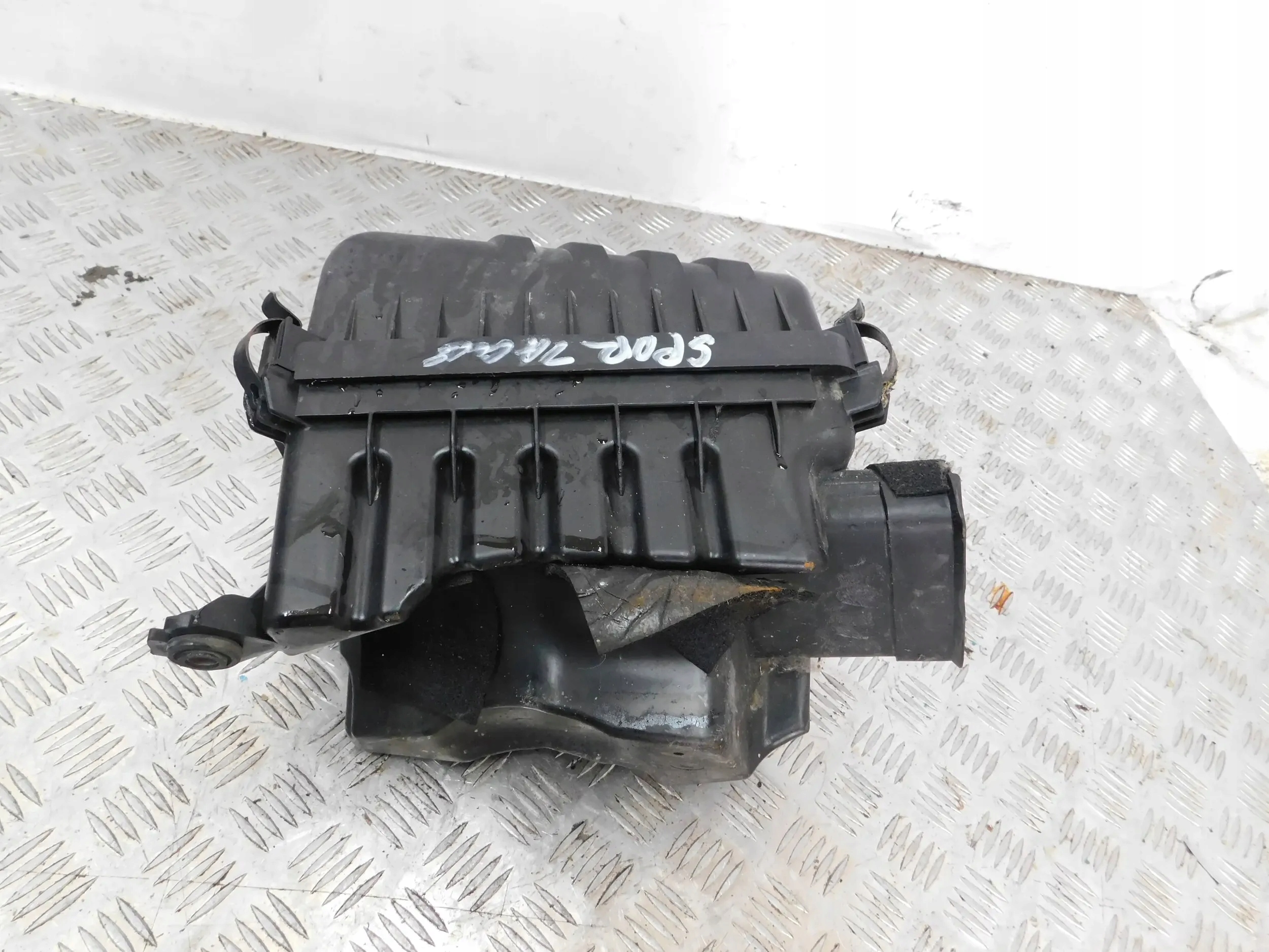 OBAL VZDUCHOVÉHO FILTERA KIA SPORTAGE II 2.0 CRDI