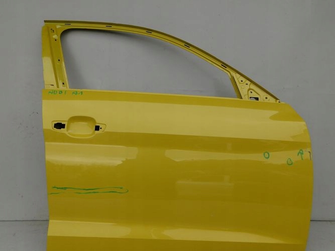 AUDI A1 82G 19- PRAVE PREDNE DVERE