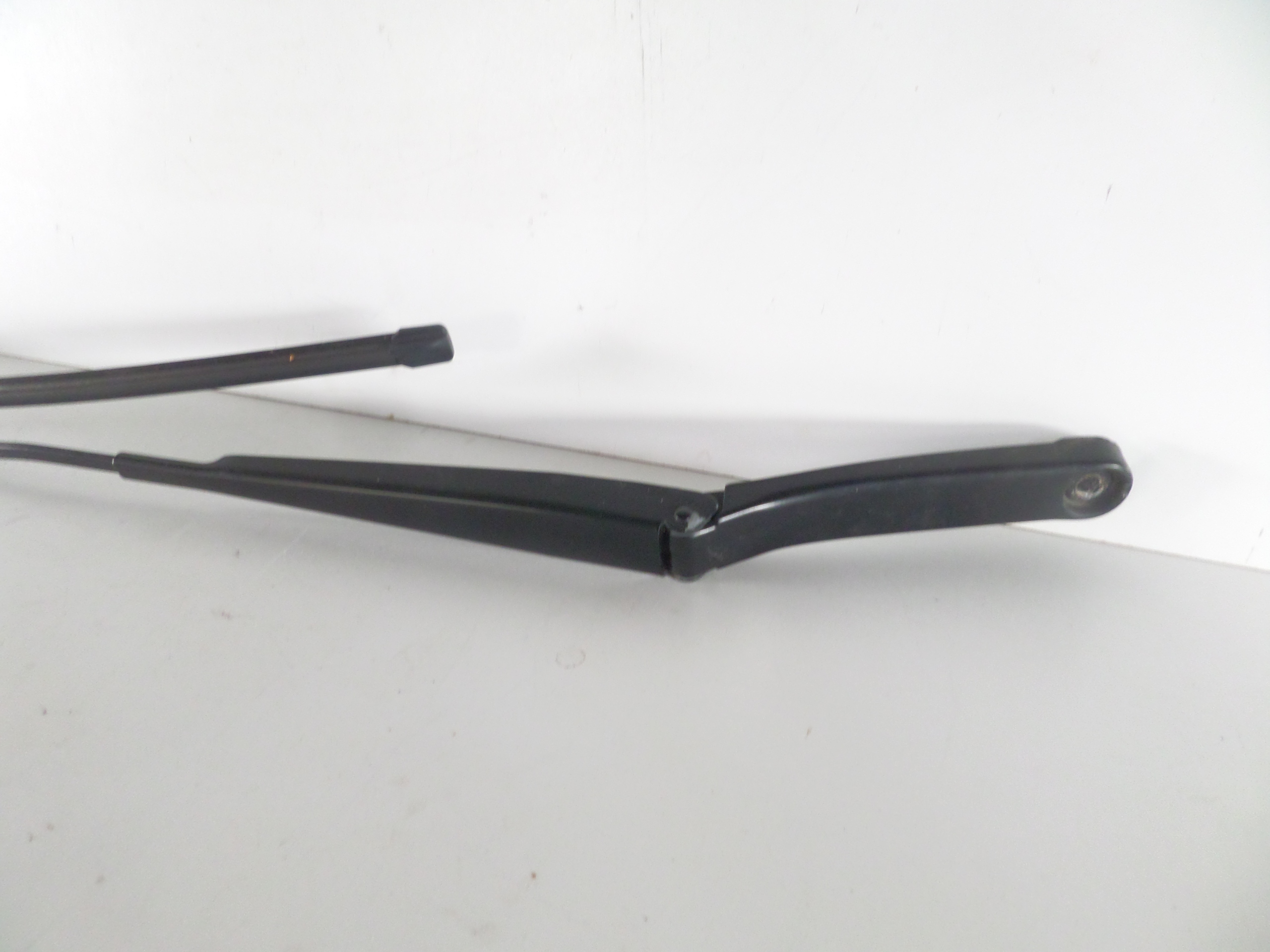 LAVE PREDNE RAMIENKO PREDNEHO STIERACA SKODA RAPID 12-