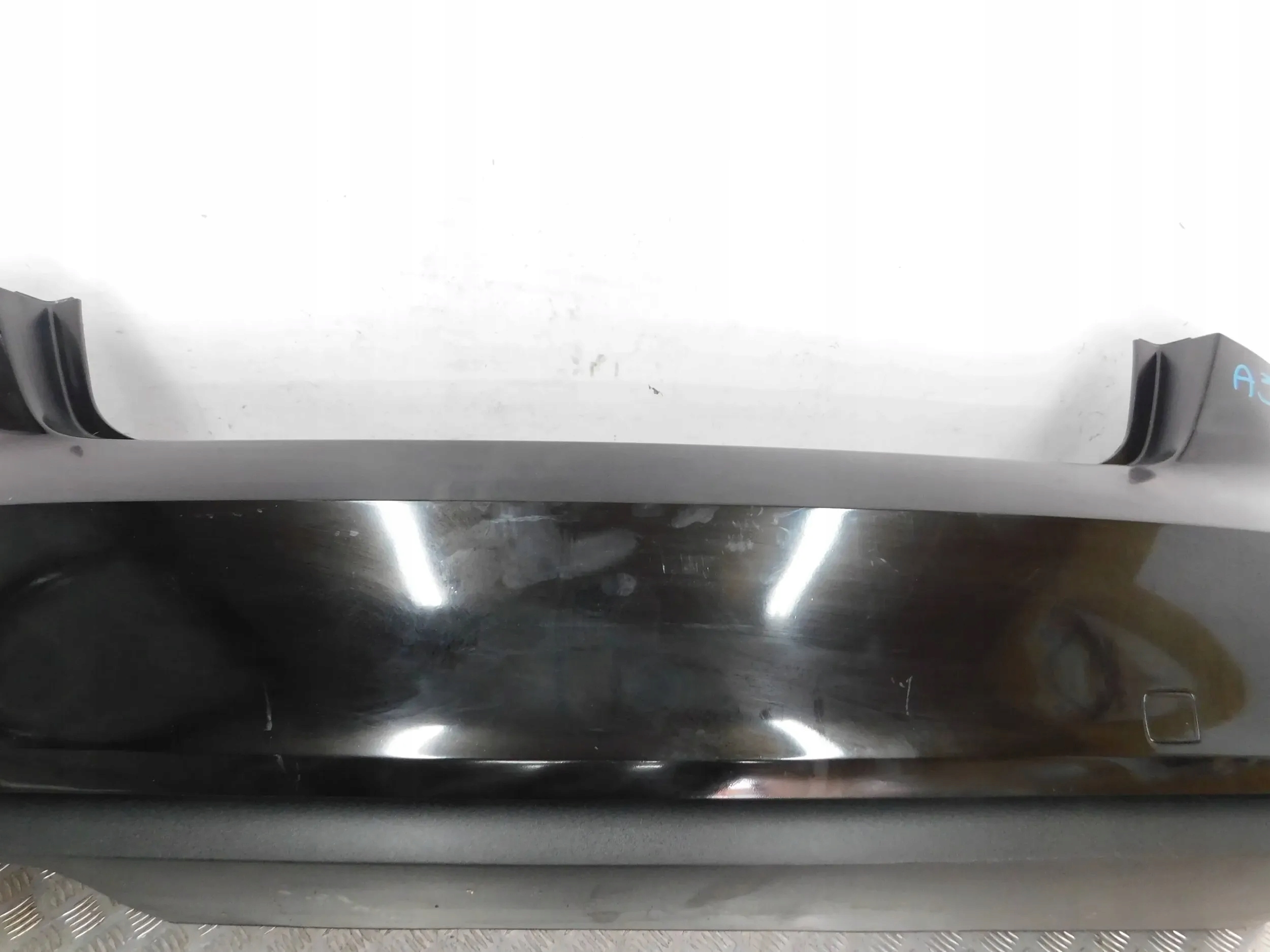 ZADNÝ NÁRAZNÍK AUDI A3 8V 3D