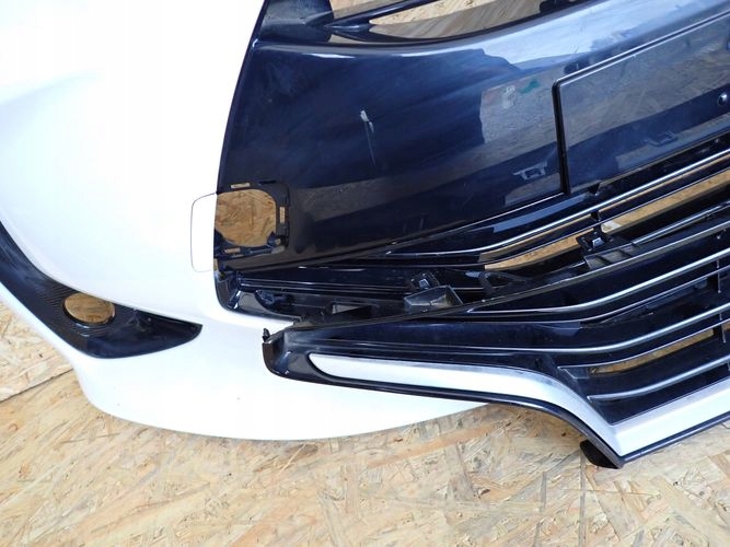 TOYOTA YARIS IV PREDNÝ NÁRAZNÍK