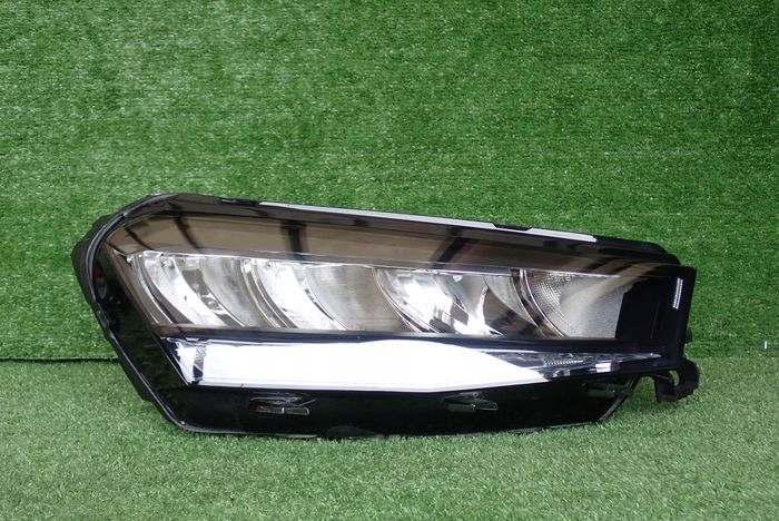 SKODA FABIA IV LED PRAVE PREDNE SVETLO