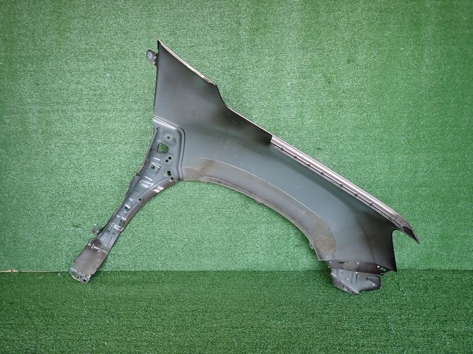 DACIA DUSTER II 17- ĽAVÝ PREDNÝ BLATNÍK