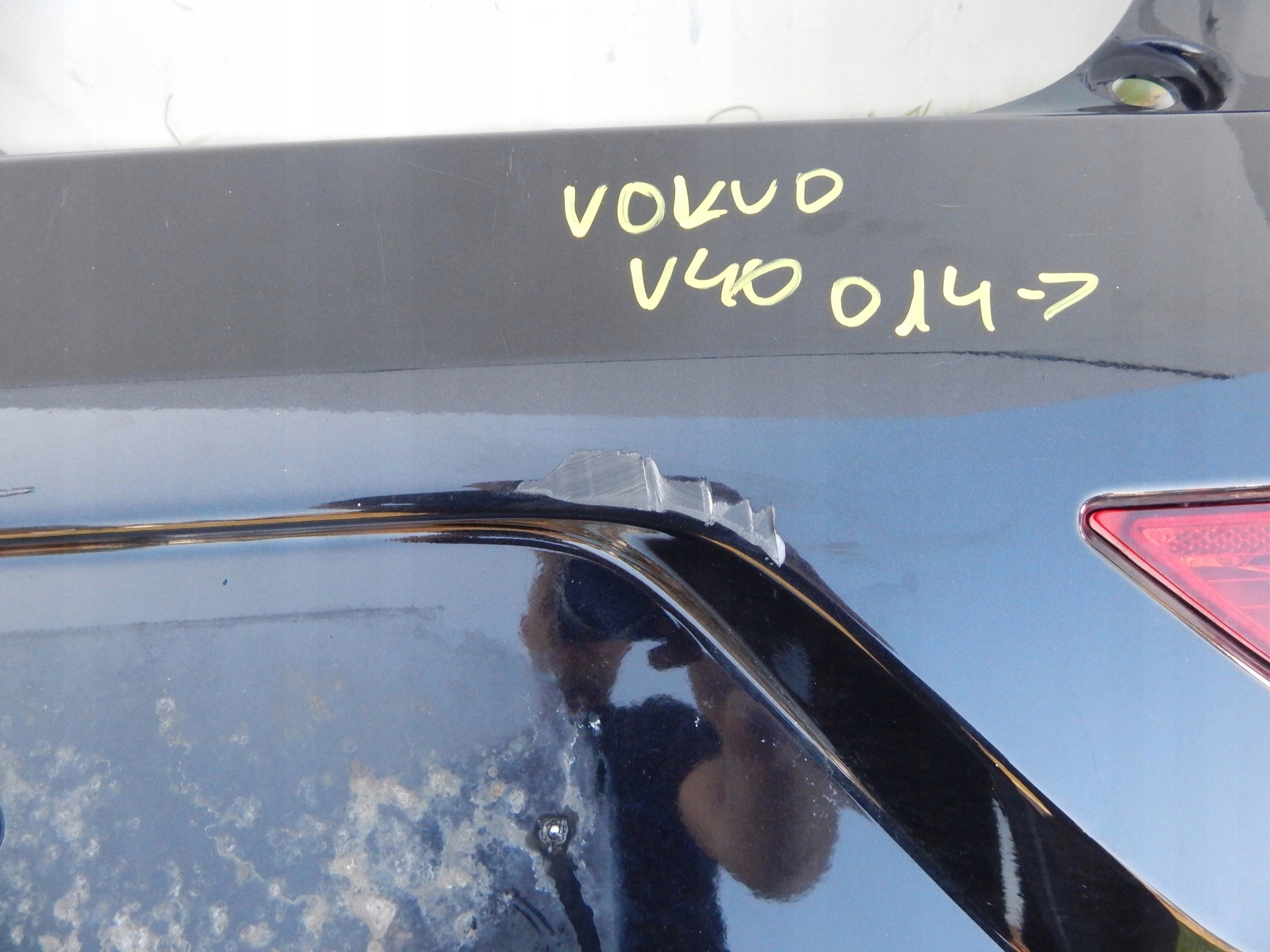 volvo V40 011- ZADNÝ NÁRAZNÍK