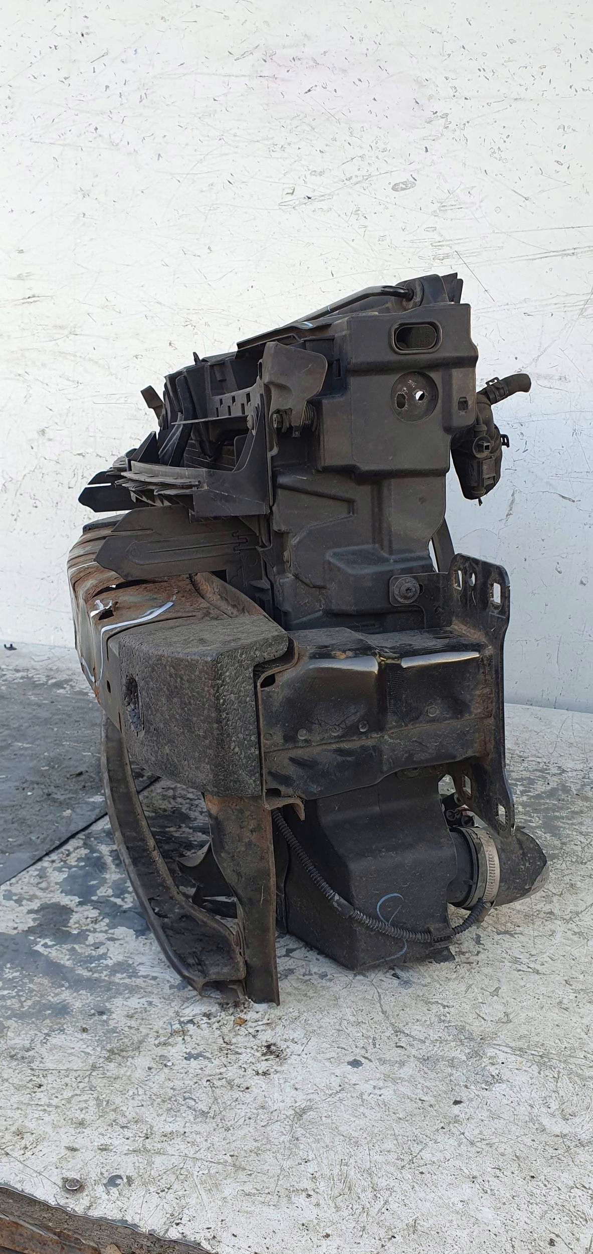 Vw Jetta VI 11- 2.0 tdi 5C6805588 PREDNÉ ČELO