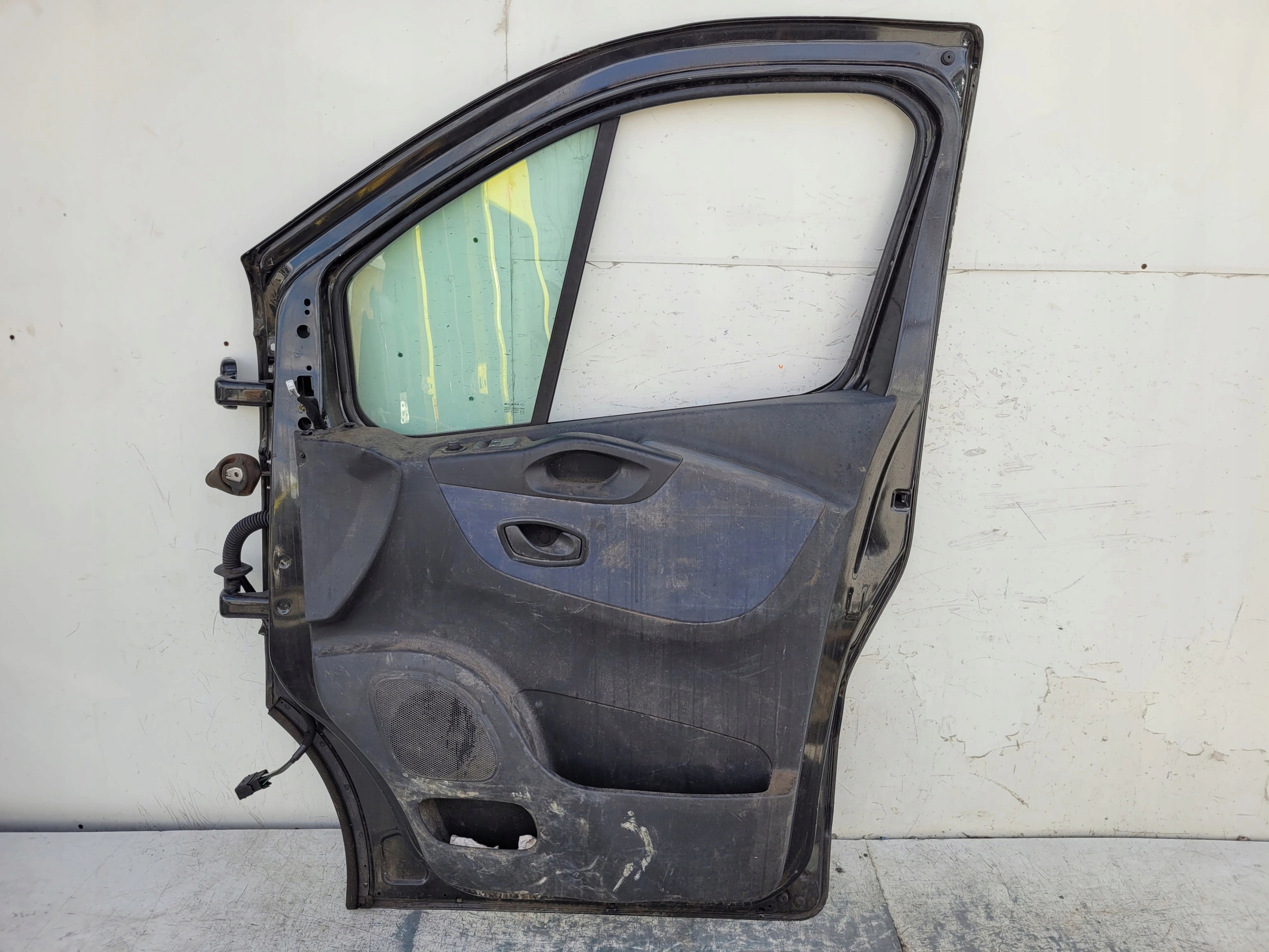 RENAULT TRAFIC III 3 PRAVE PREDNE DVERE