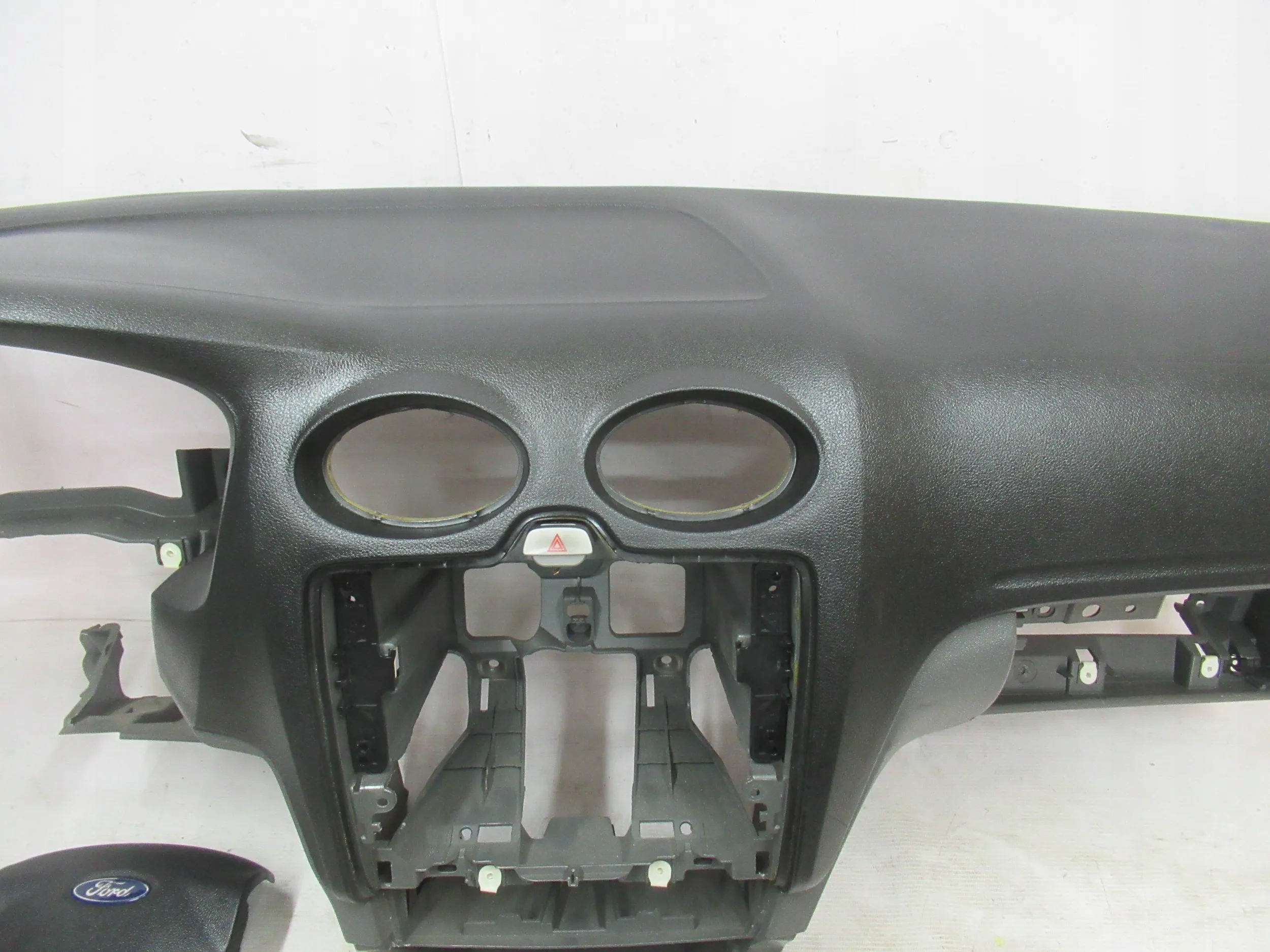 PRÍSTROJOVÁ DOSKA AIRBAG FORD FOCUS MK2