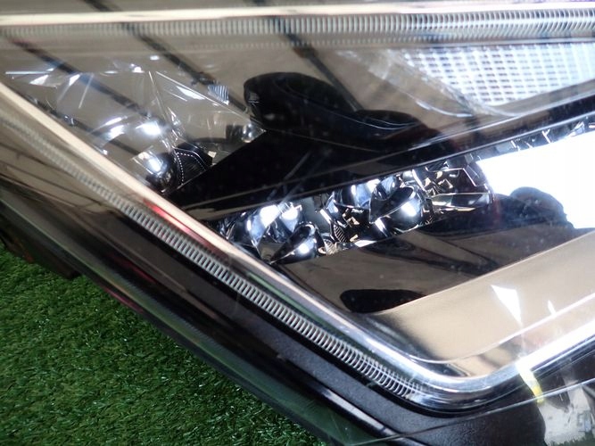 SEAT LEON III FULL LED PRAVE PREDNE SVETLO