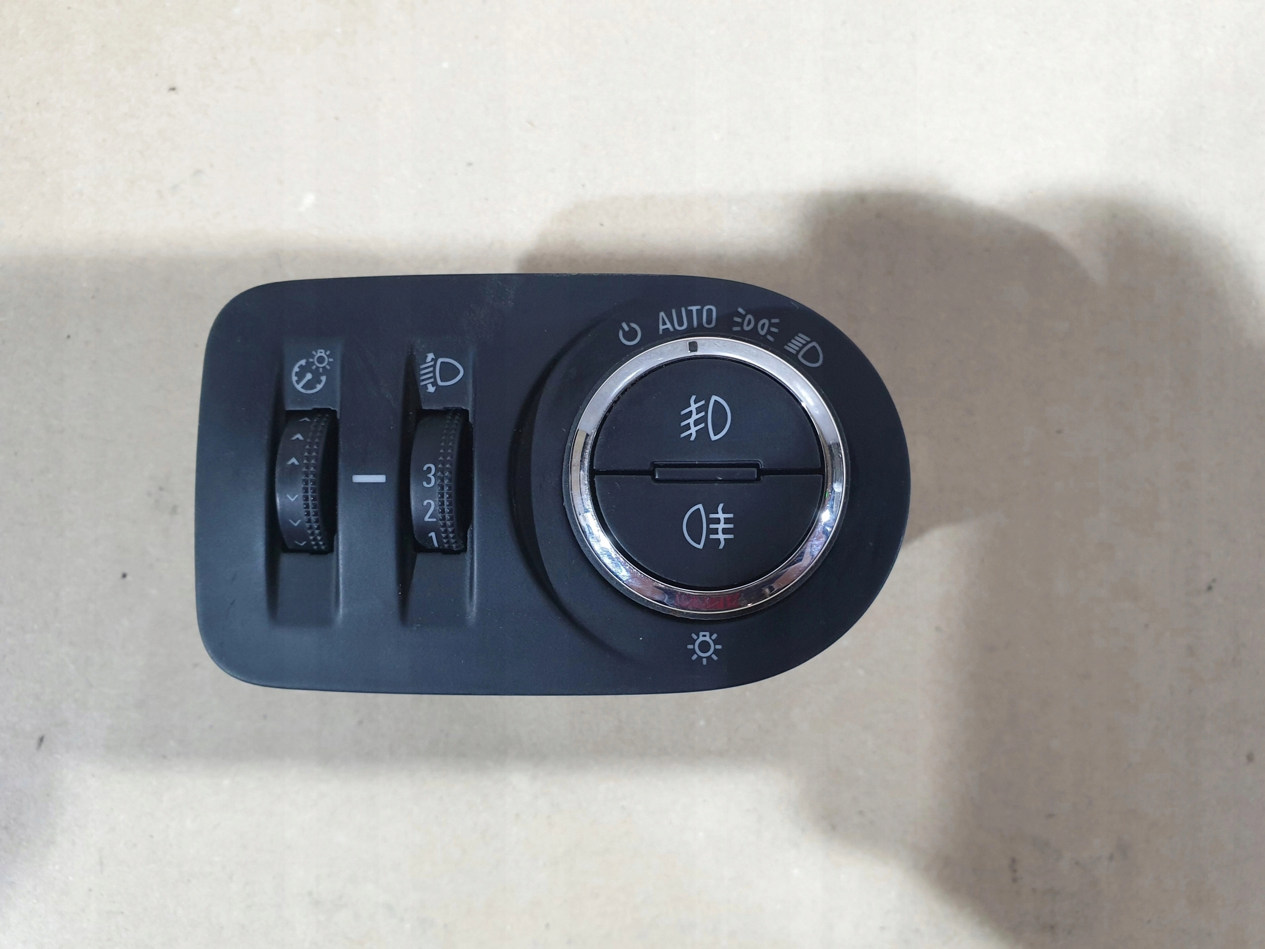 opel corsa e VYPÍNAČ SVETIEL 13470454