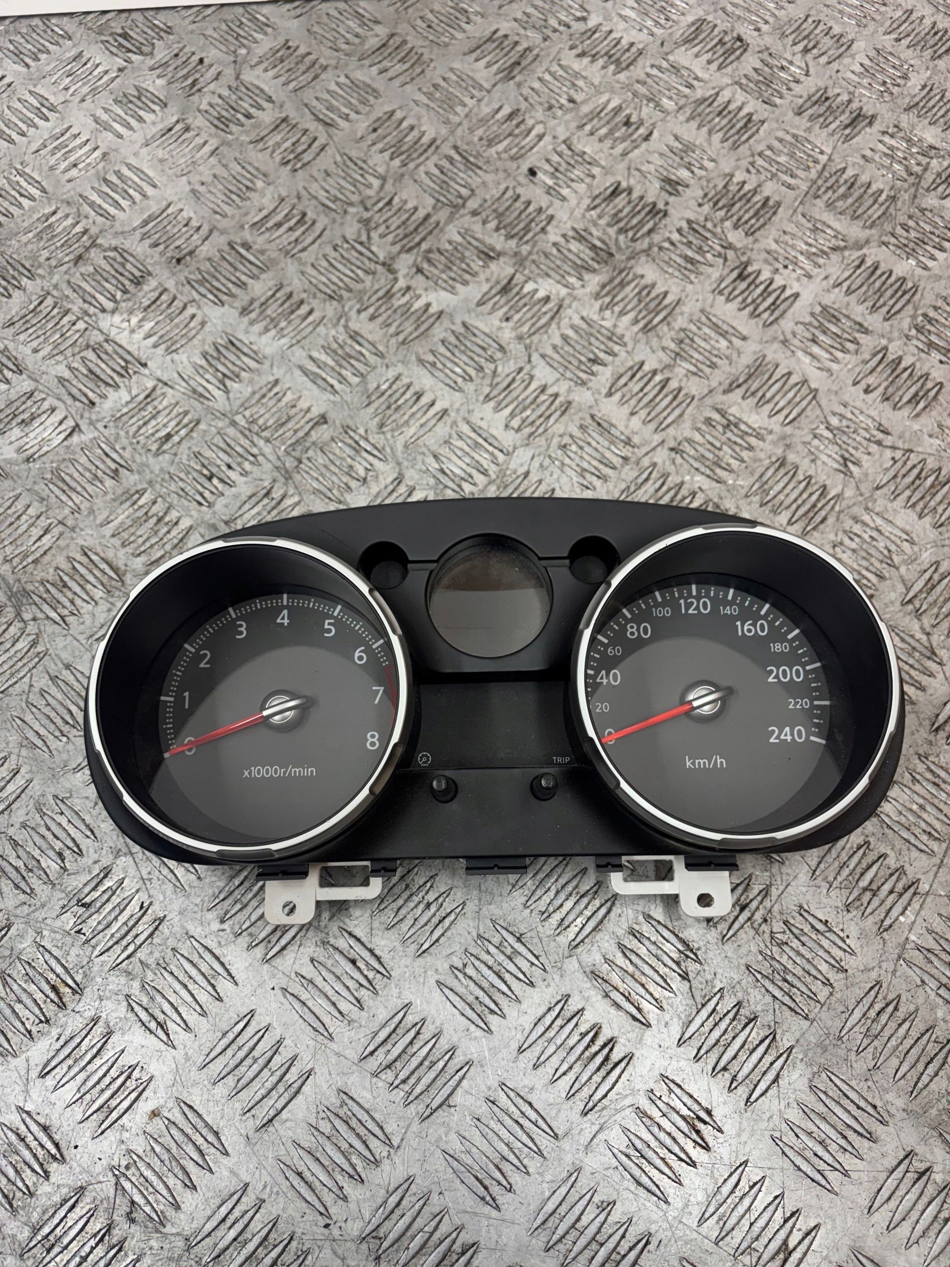 TACHOMETER BUDIKY NISSAN QASHQAI J10 2.0 BENZIN JD01E