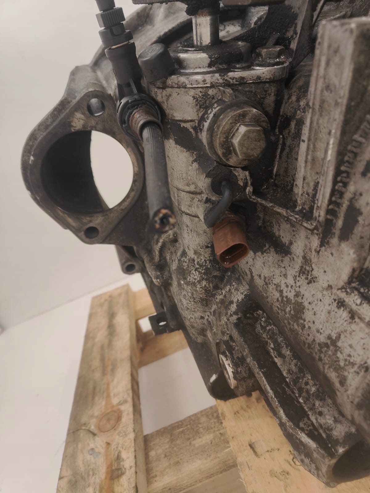 Volkswagen Audi 2.0 tdi oe KNS cba PREVODOVKA MANUALNA