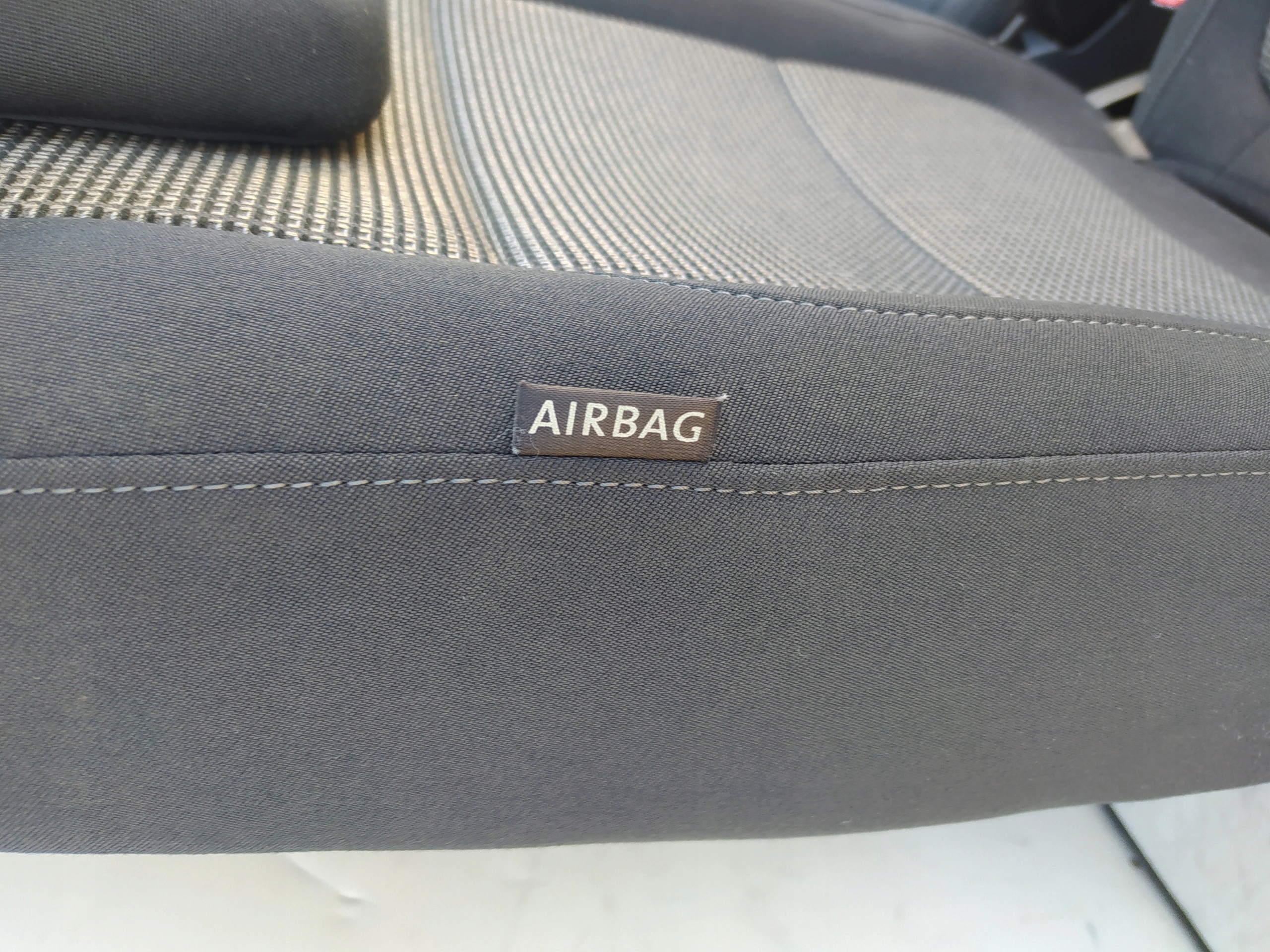 VW SHARAN 011- SEDACKY 2 II RAD