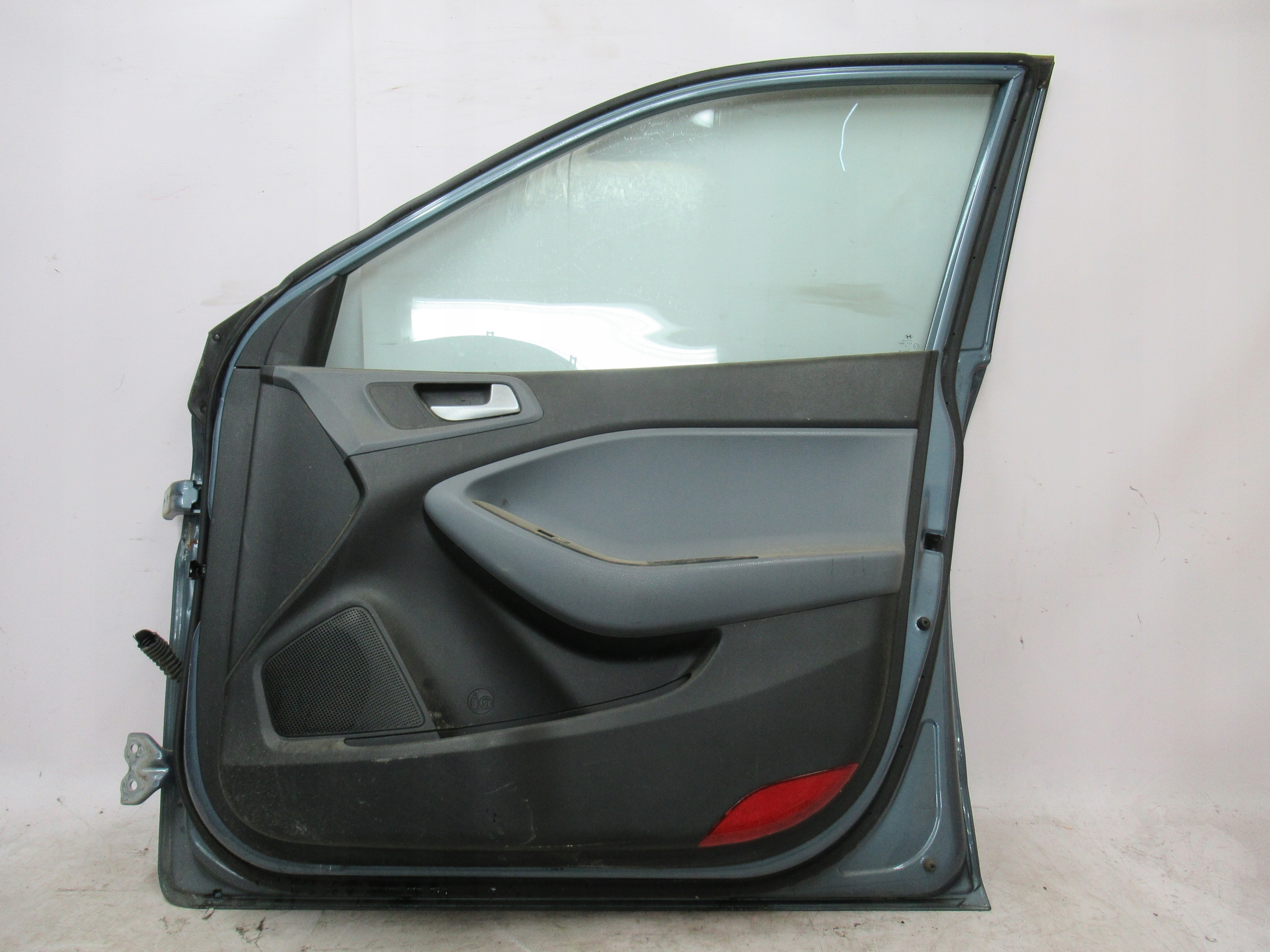 PRAVÉ PREDNÉ DVERE HYUNDAI I20 II 14-