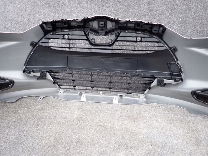 TOYOTA YARIS IV PREDNÝ NÁRAZNÍK