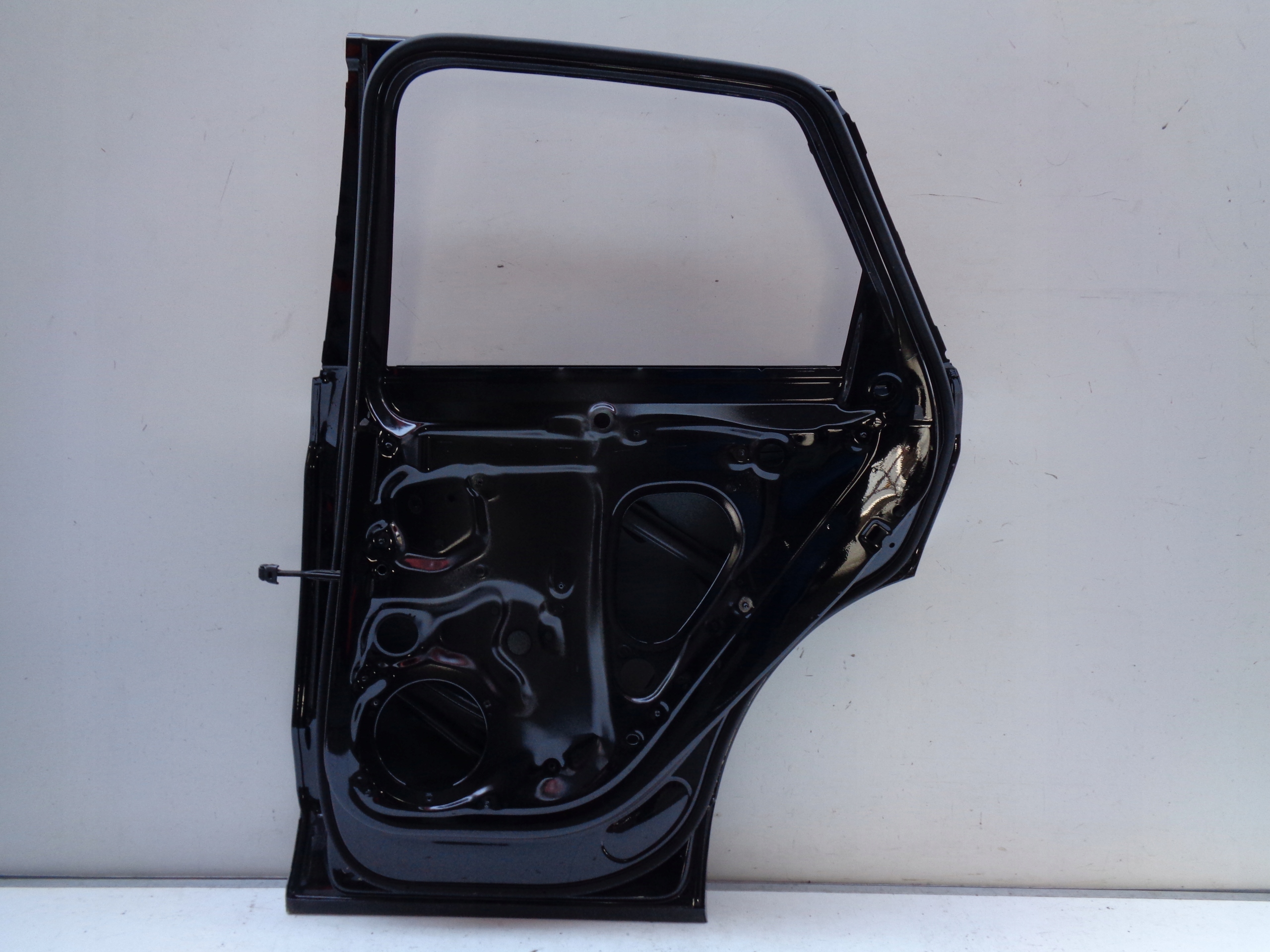 PRAVE ZADNE DVERE AUDI Q5 80A 16- NR 40019