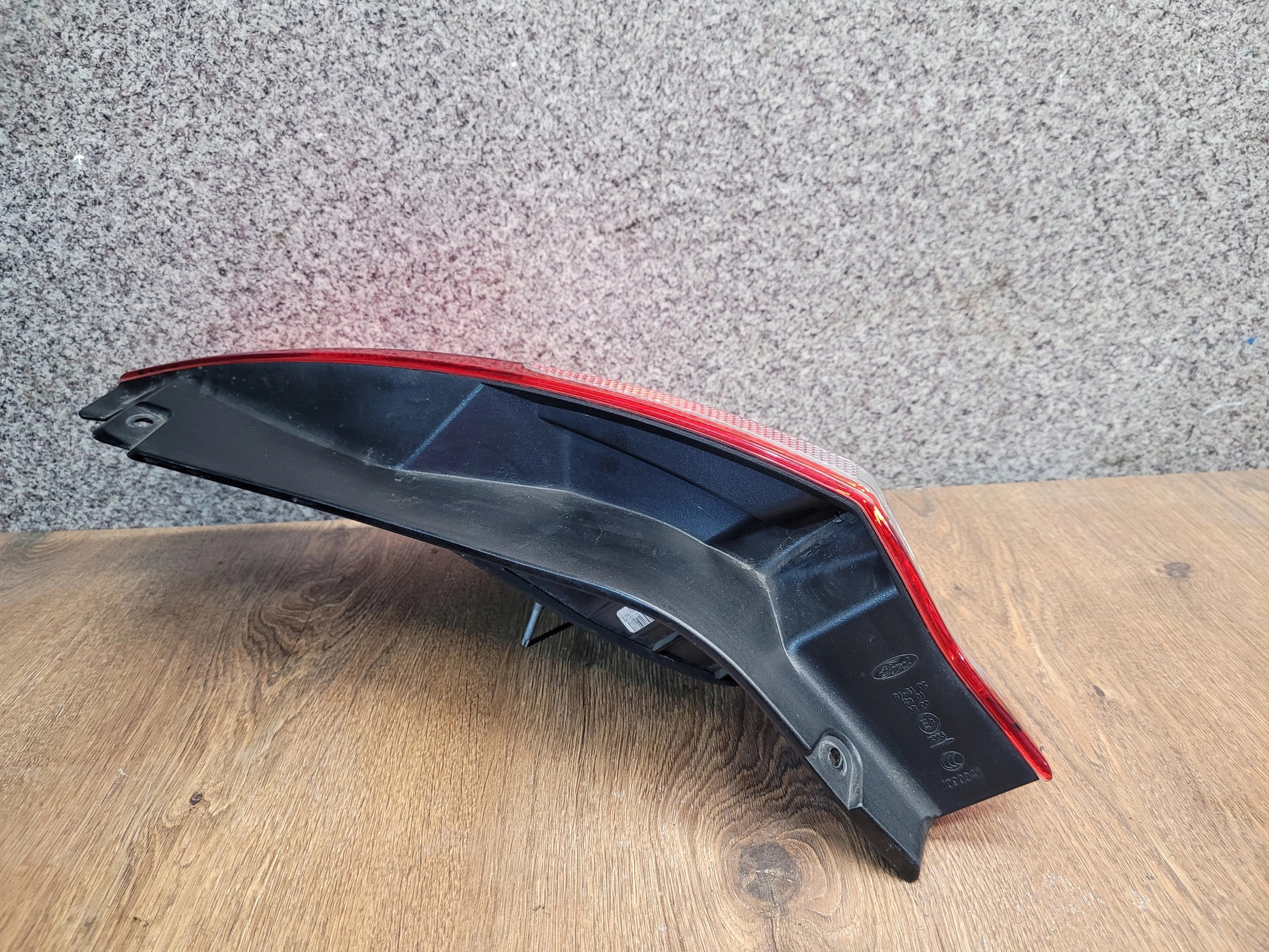 FORD FIESTA MK7 PRAVE ZADNE SVETLO C1BB-13404-AE