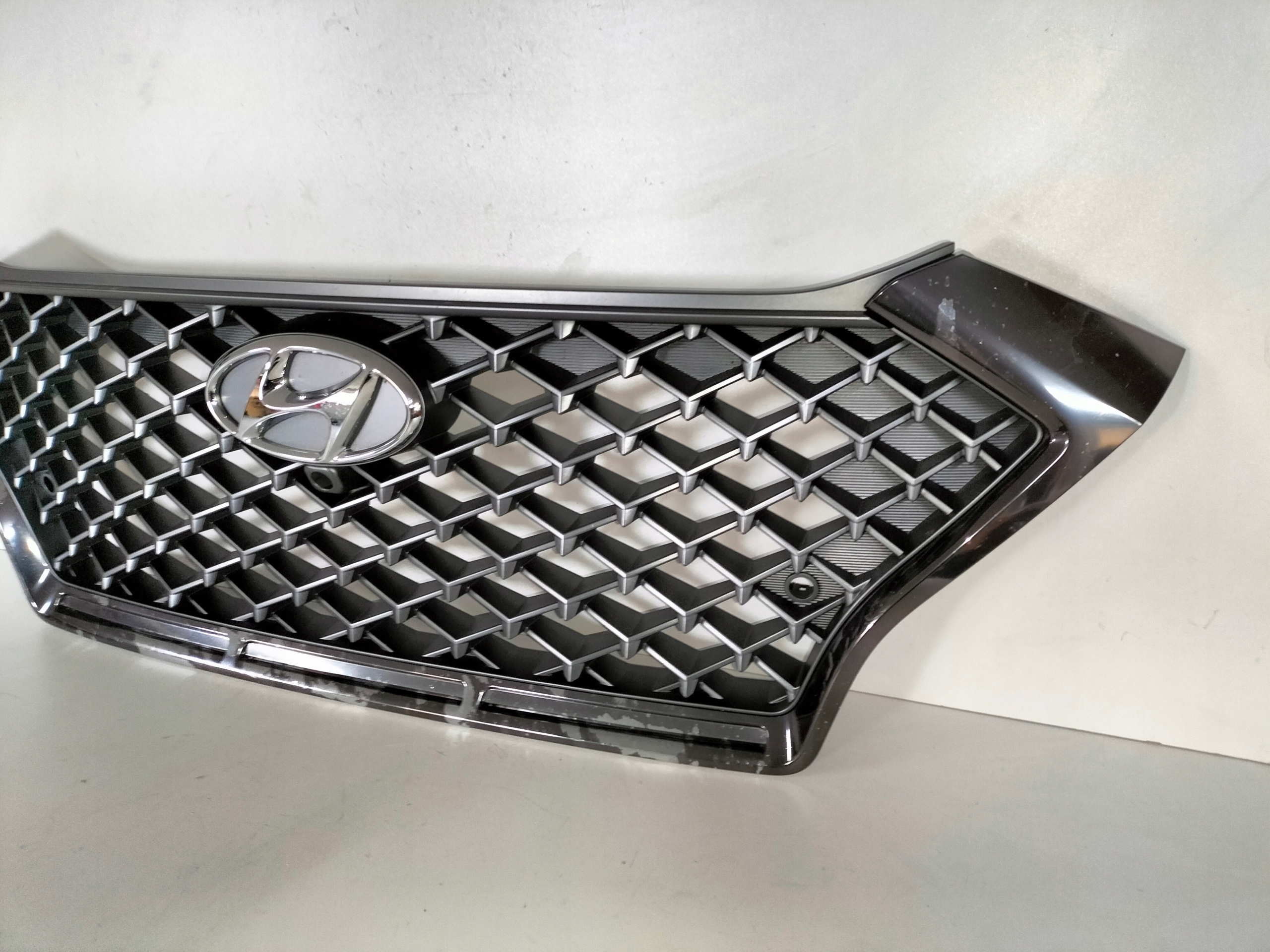 MRIEZKA LISTA HYUNDAI TUCSON III LIFT 18- N-LINE szary STRED