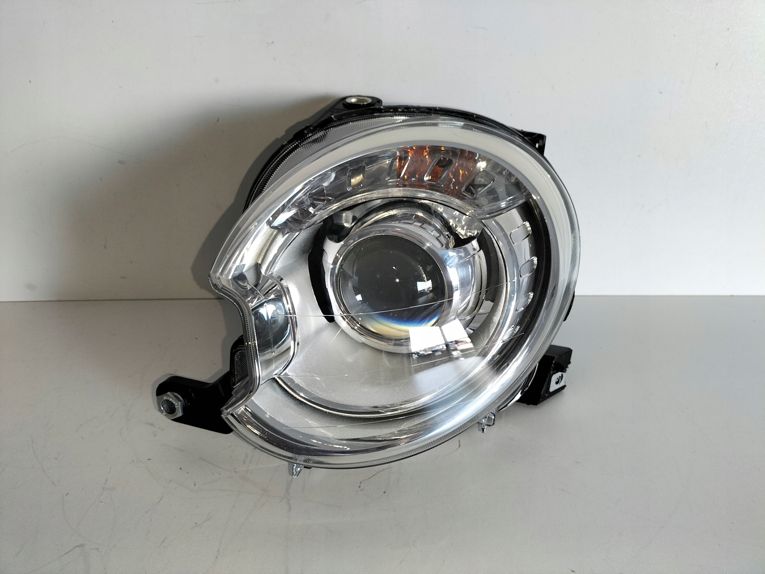 LAVE PREDNE SVETLO FIAT 500 07- XENON
