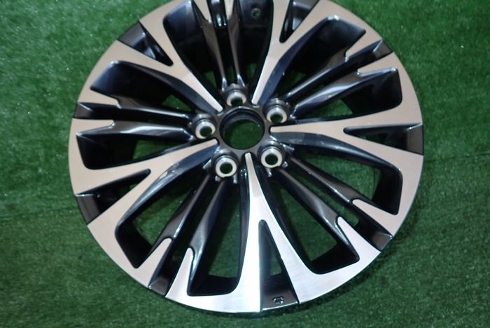 TOYOTA 7Jx18 ET50 5×114,3 HLINIKOVY DISK ELEKTRON