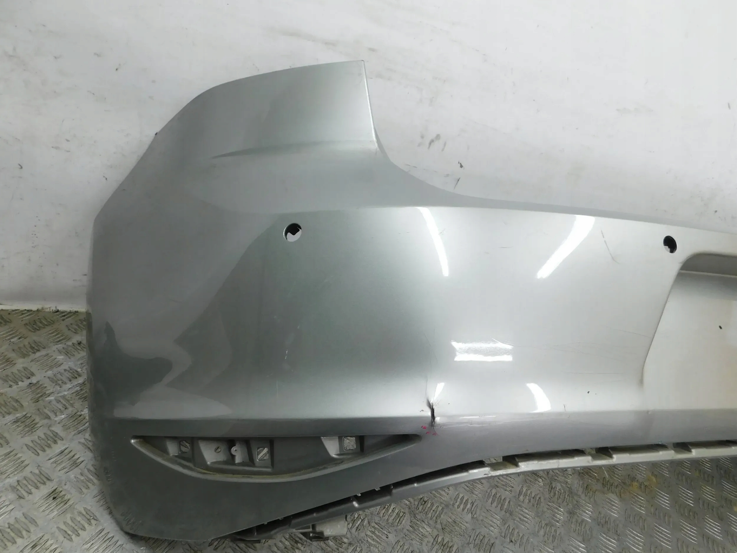 ZADNÝ NÁRAZNÍK VW GOLF VII 7 HB PDC