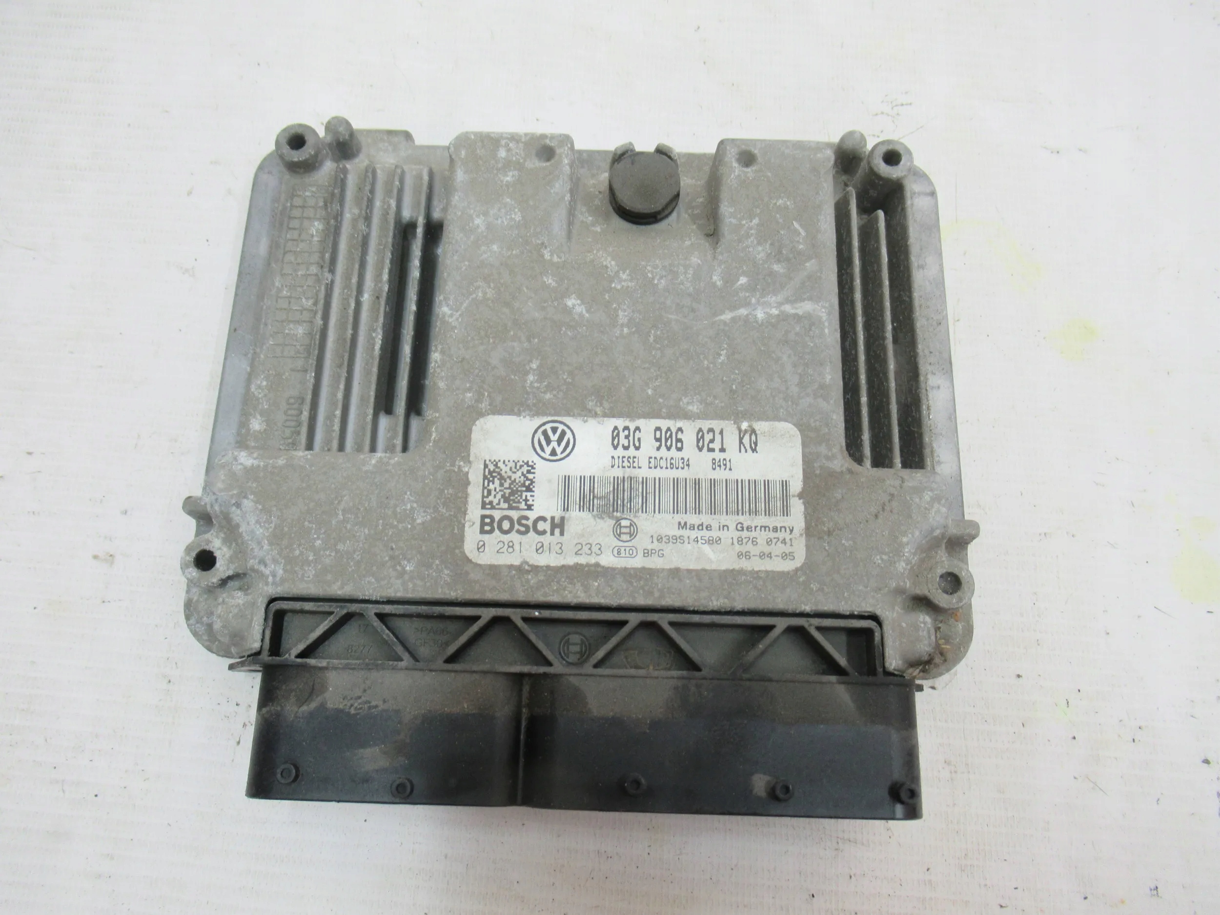 RIADIACA JEDNOTKA VW GOLF V 1.9 TDI 03G906021KQ