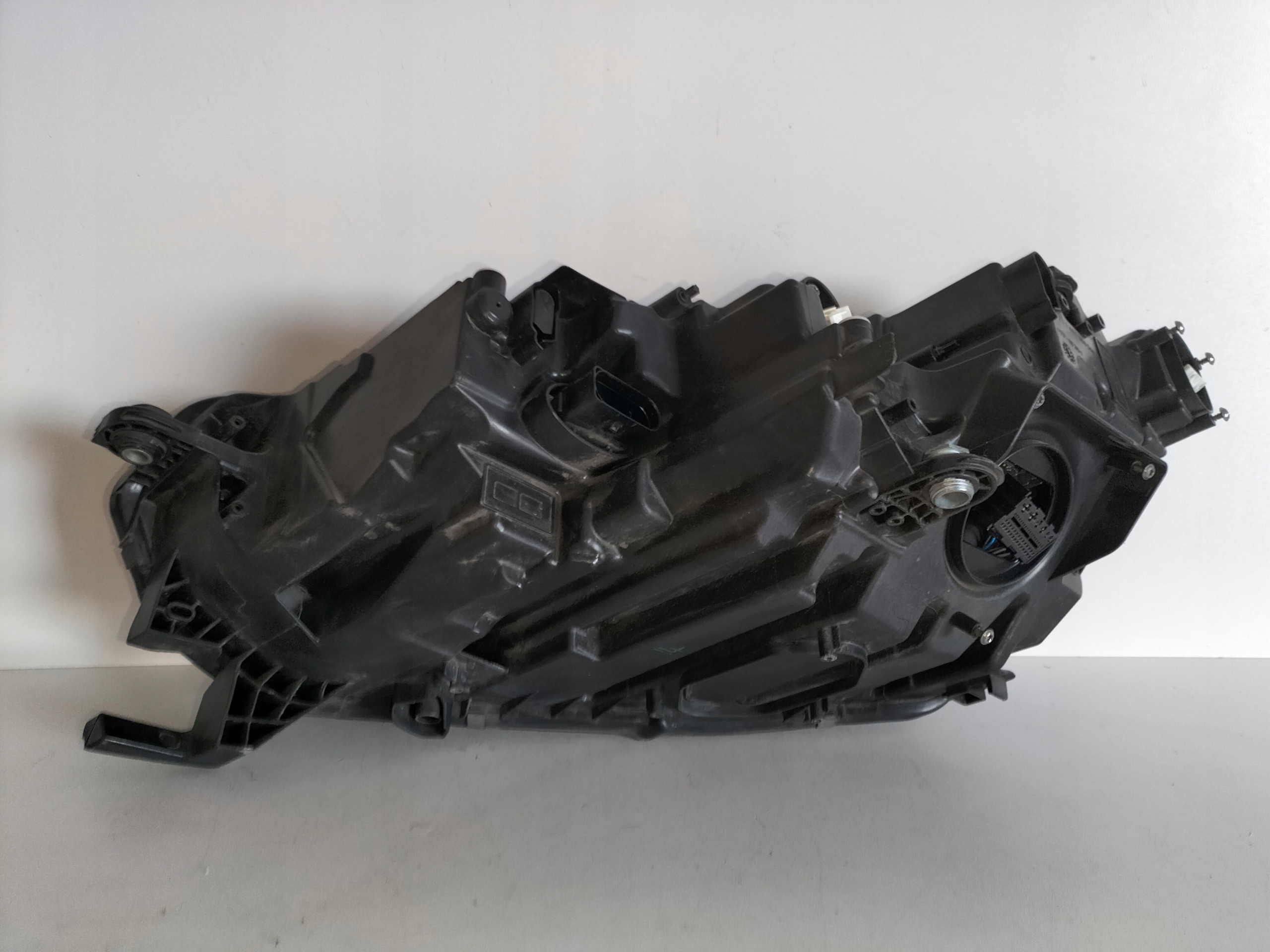 PRAVE PREDNE SVETLO SKODA OCTAVIA 4 IV 19- FULL LED