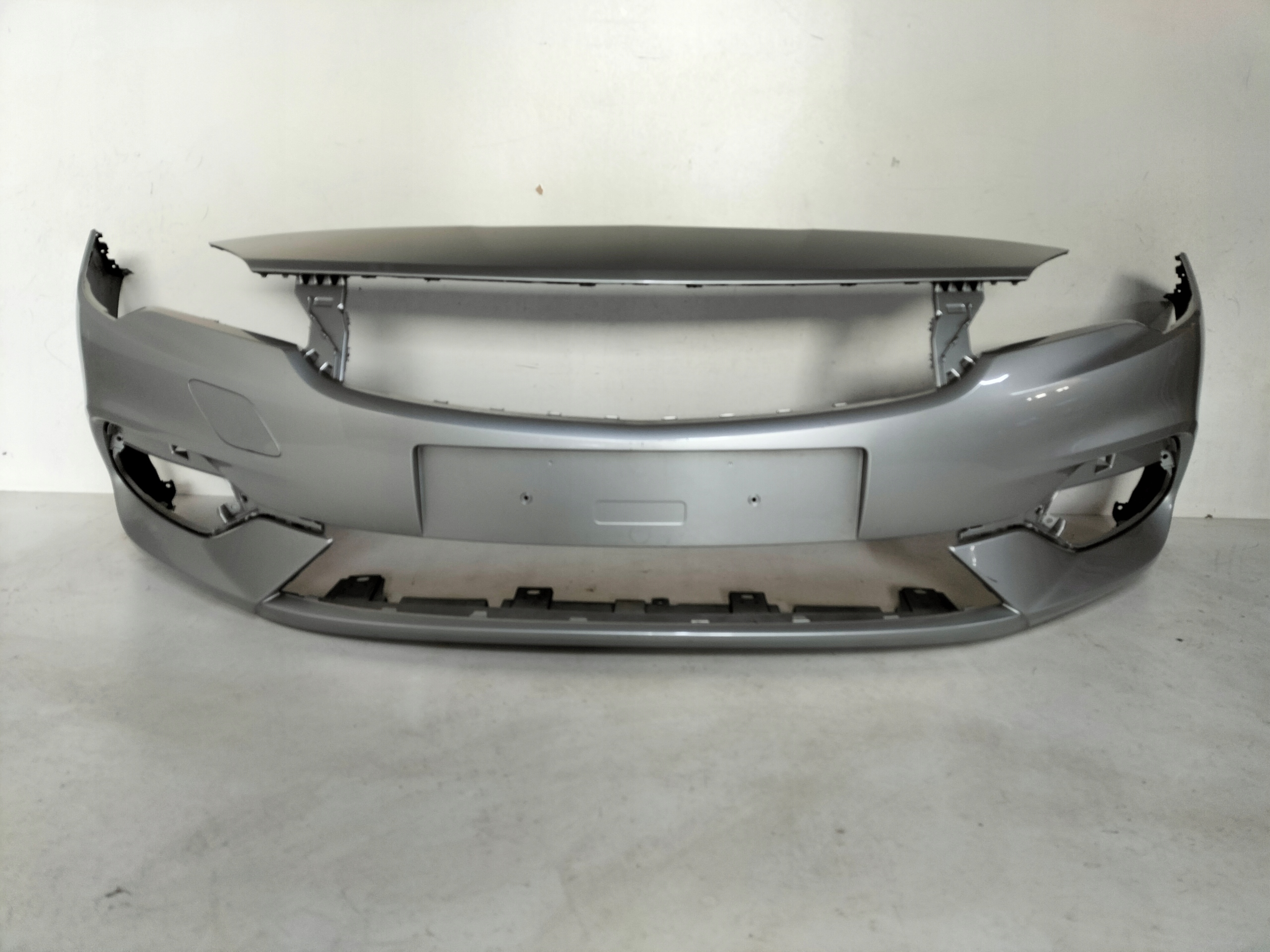 PREDNÝ NÁRAZNÍK OPEL ASTRA V K LIFT 19-