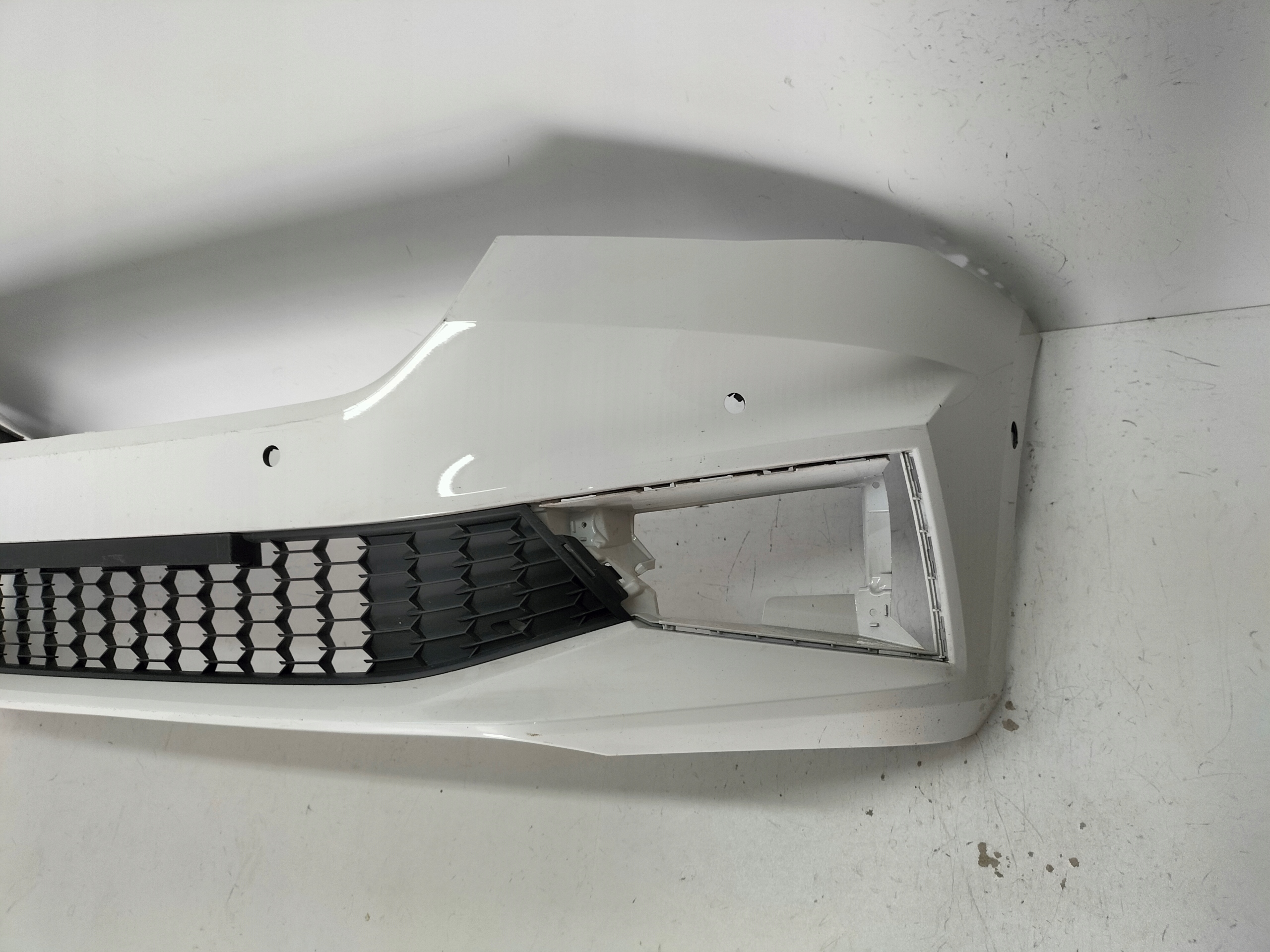 PREDNÝ NÁRAZNÍK SKODA FABIA 4 IV 21-