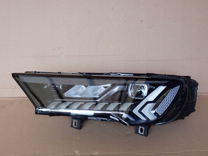 AUDI Q7 FULL LED LIFT LAVE PREDNE SVETLO 4M0941039C