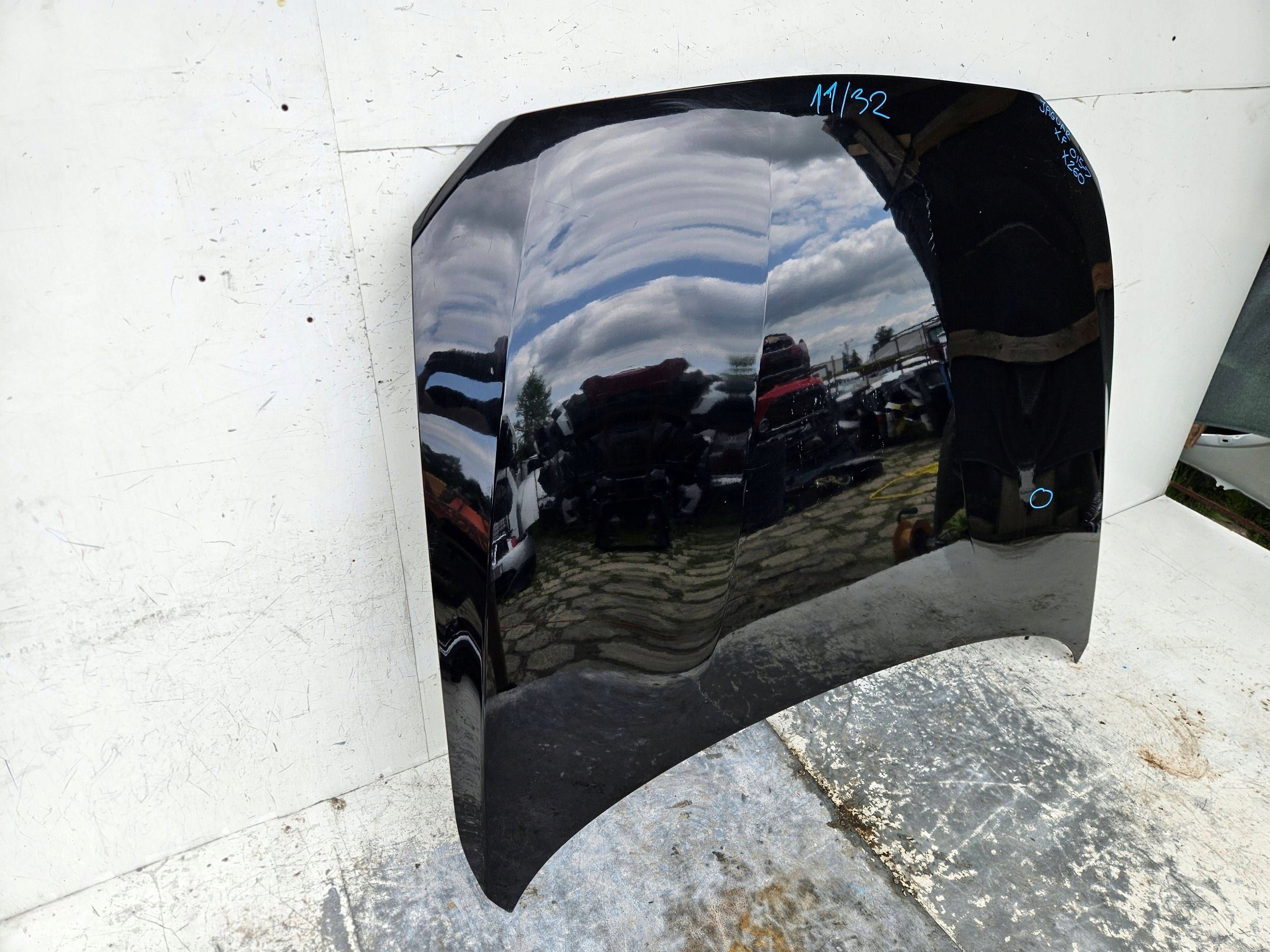 Jaguar XF X260 015- PREDNA KAPOTA