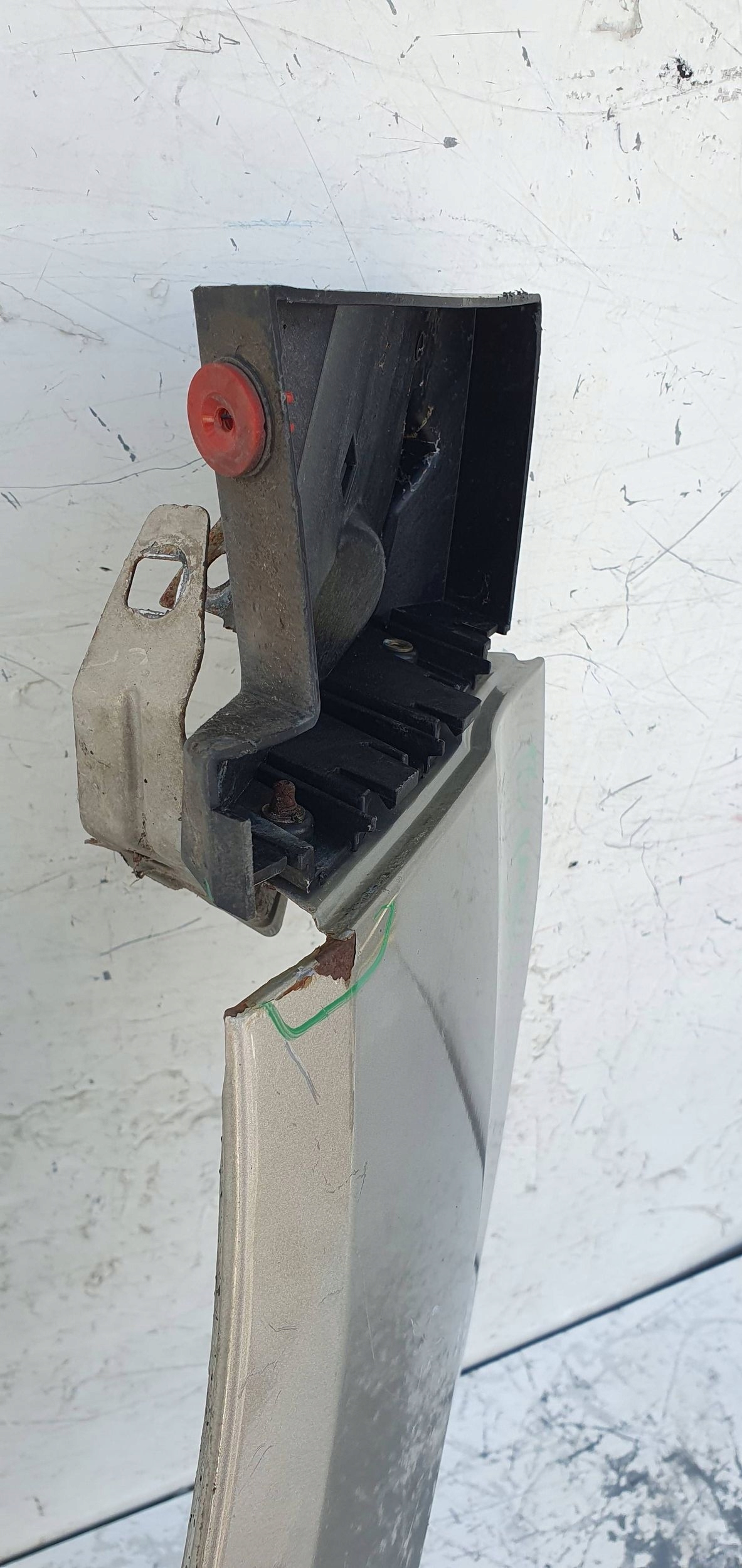 Ford B-MAX B MAX ĽAVÝ PREDNÝ BLATNÍK