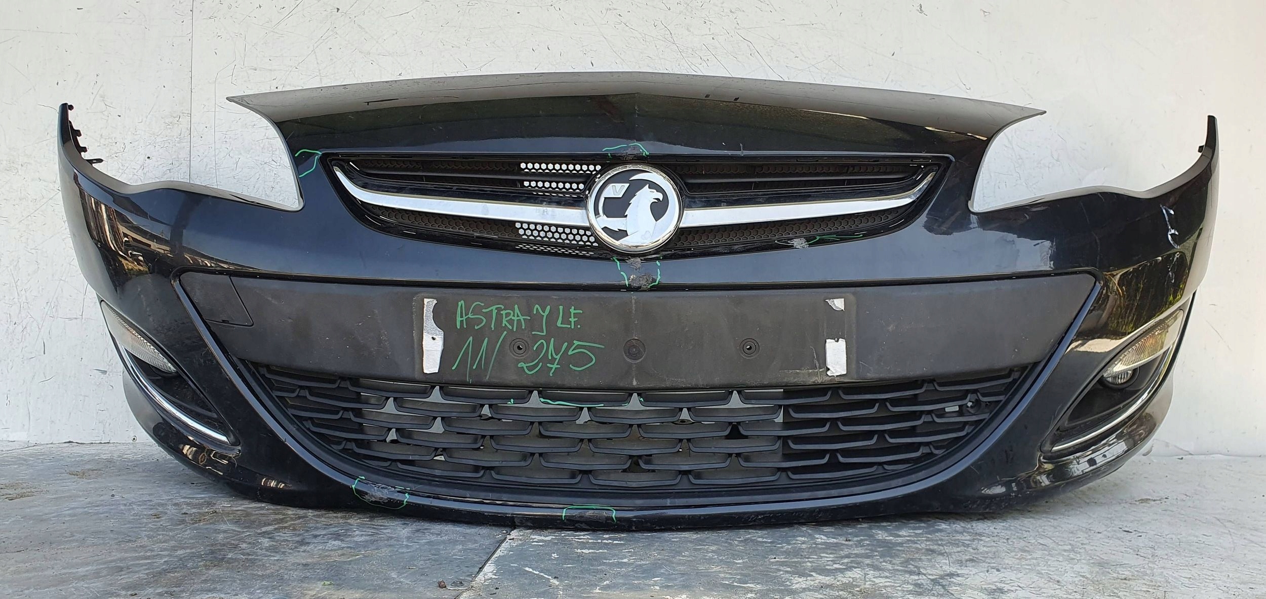 Opel Astra J LIFT PREDNÝ NÁRAZNÍK 13368660G