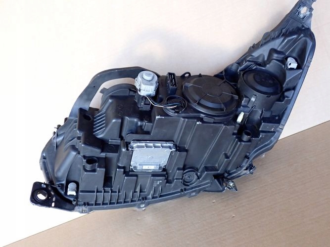 CITROEN C5 XENON LIFT 11- PRAVE PREDNE SVETLO 9674869880