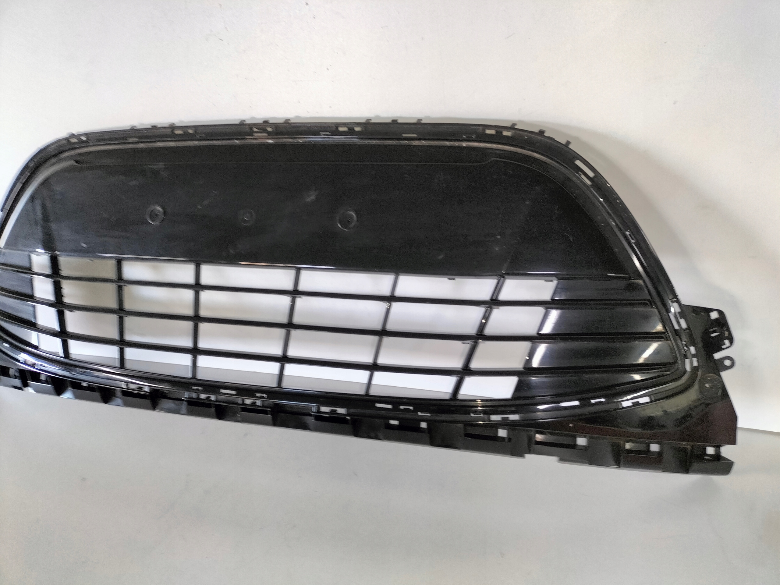 STREDOVÁ LIŠTA MRIEŽKA NÁRAZNÍKA FORD S-MAX LIFT 10-15 bez LISTY