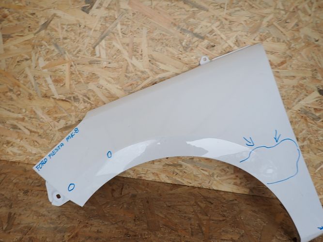 FORD FIESTA MK8 VIII 17- ĽAVÝ PREDNÝ BLATNÍK