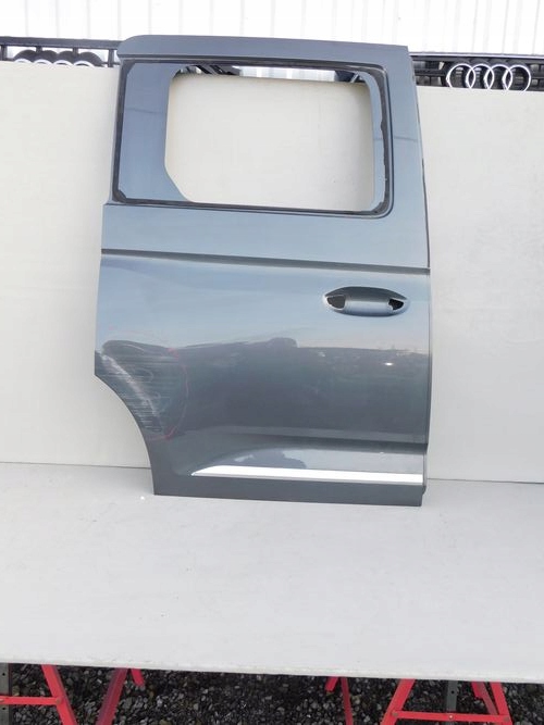 VW CADDY 20- PRAVE POSUVNE DVERE