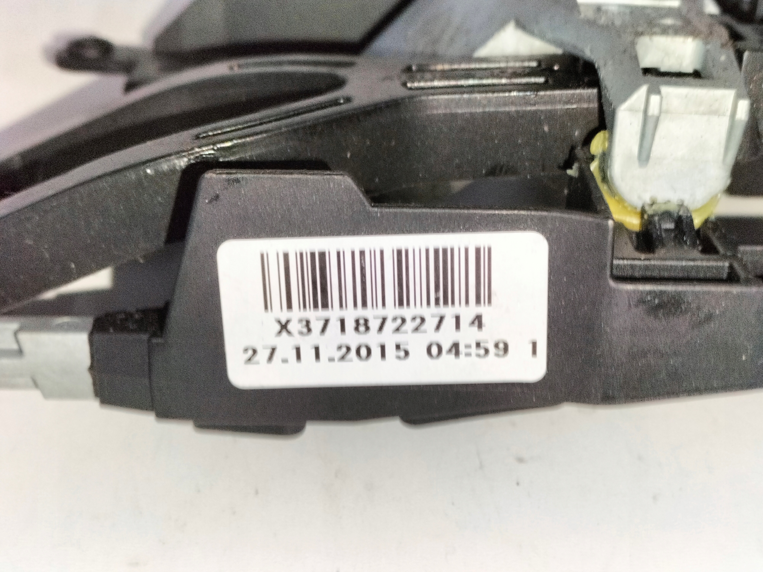 ZÁMOK ĽAVÝCH ZADNÝCH DVERÍ BMW 6 F06 11-