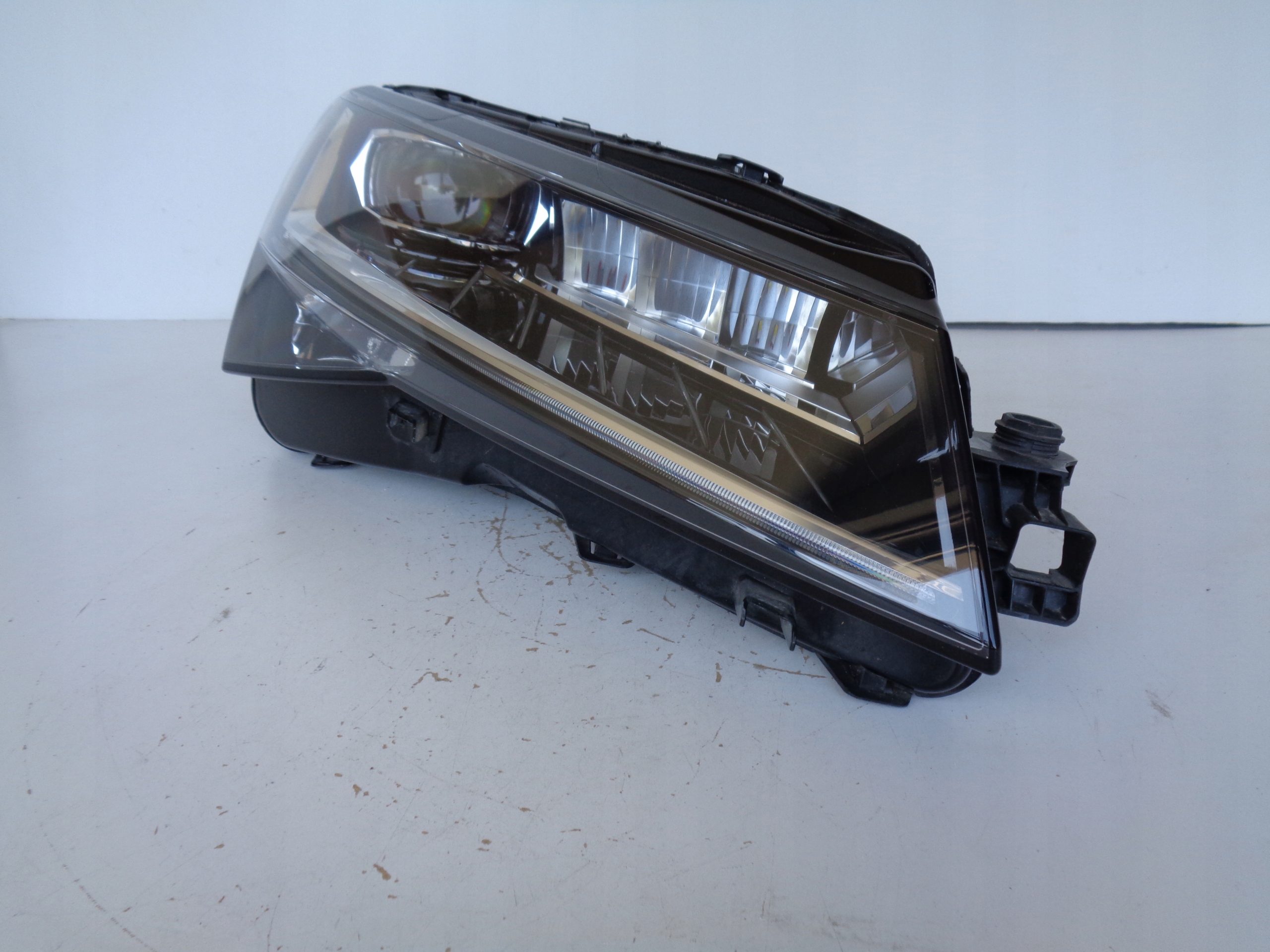 PRAVÉ SVETLO SKODA SUPERB III 3V 19- LIFT FULL LED