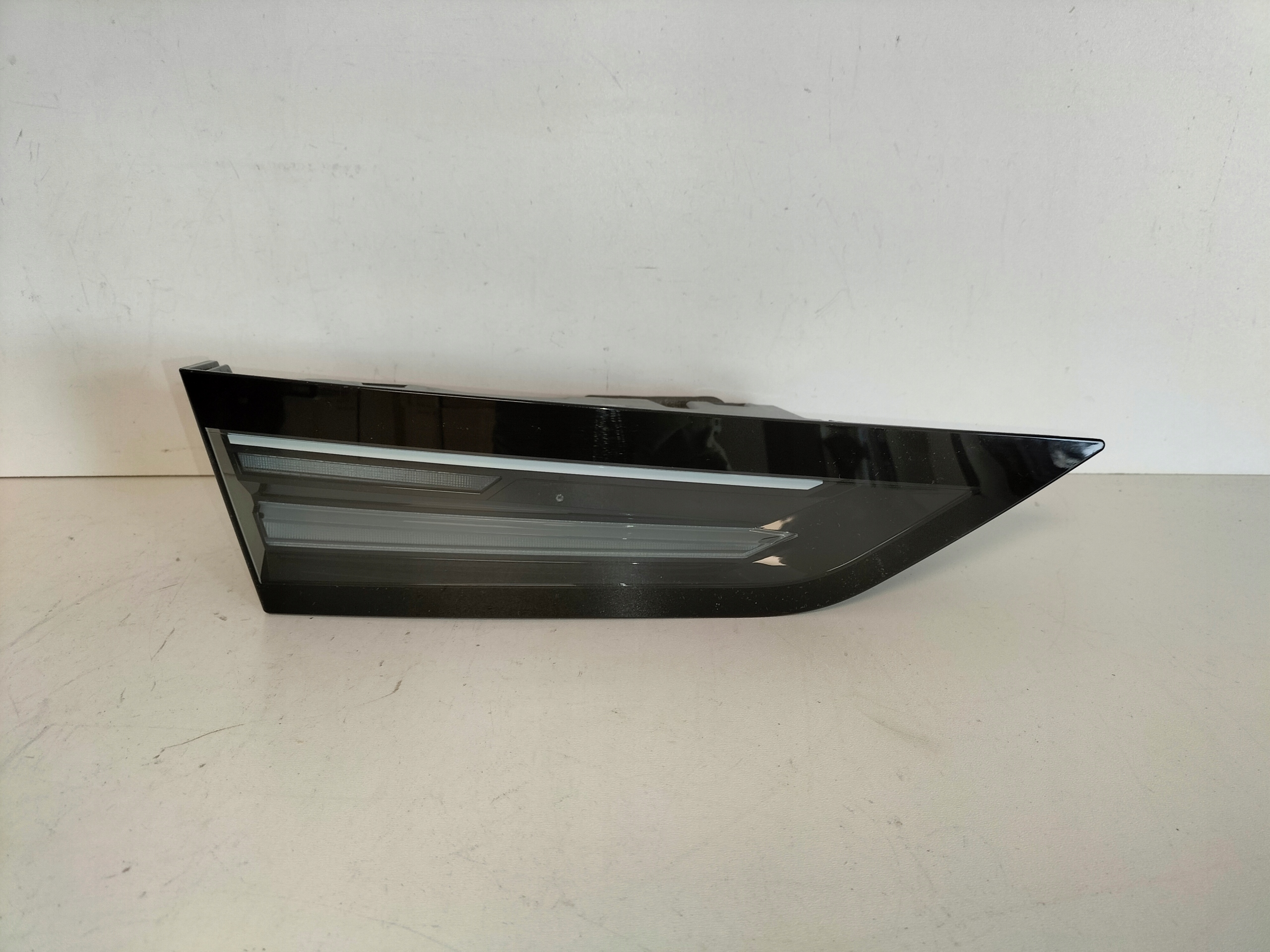 LAVE ZADNE SVETLO RENAULT SCENIC V E-TECH 24-