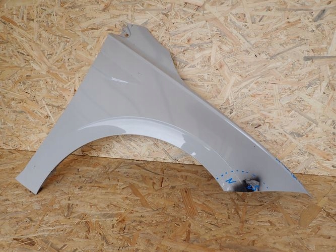 VW POLO 2G 17- PRAVY PREDNY BLATNIK