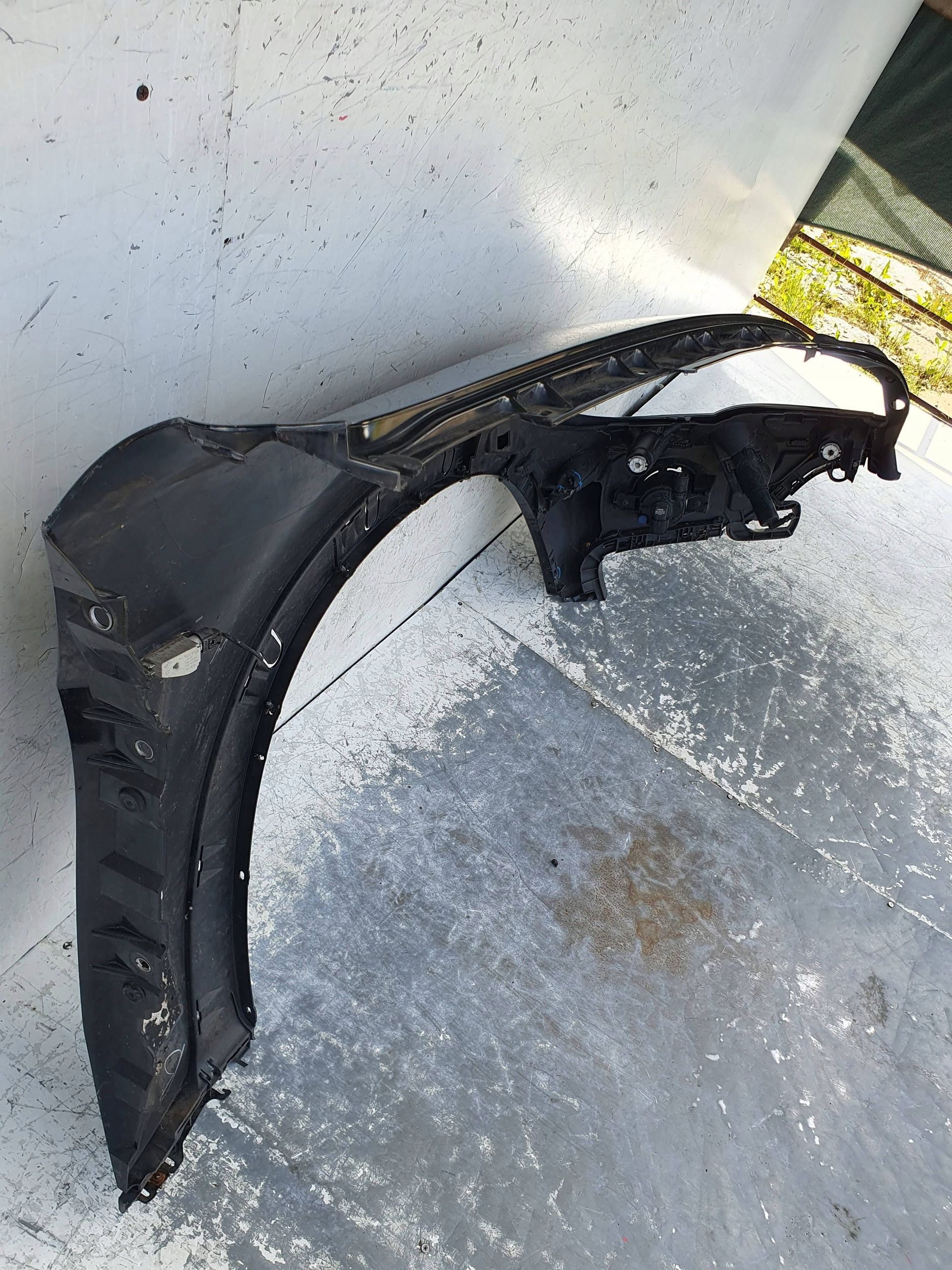 BMW X5 E70 7157979 ĽAVÝ PREDNÝ BLATNÍK