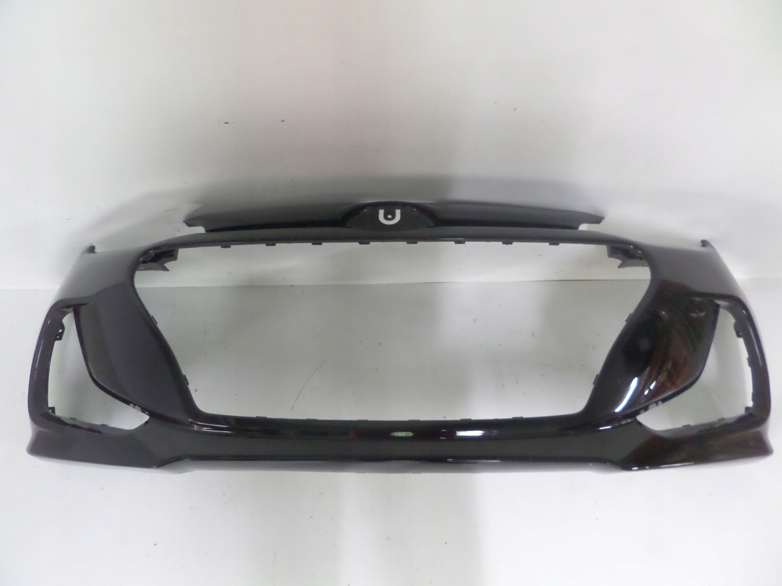 PREDNÝ NÁRAZNÍK HYUNDAI I10 LIFT 16-