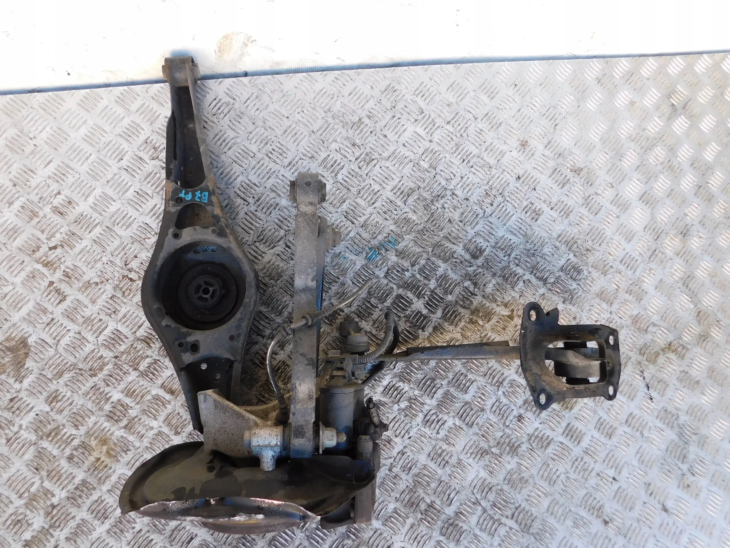 PRAVÉ ZADNÉ RAMENO OTOČ VW PASSAT B7