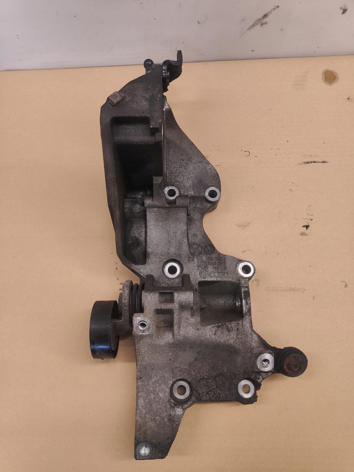 Volkswagen DRŽIAK ALTERNÁTORA DRZIAK 03L903134D 2.0 tdi cba cbd